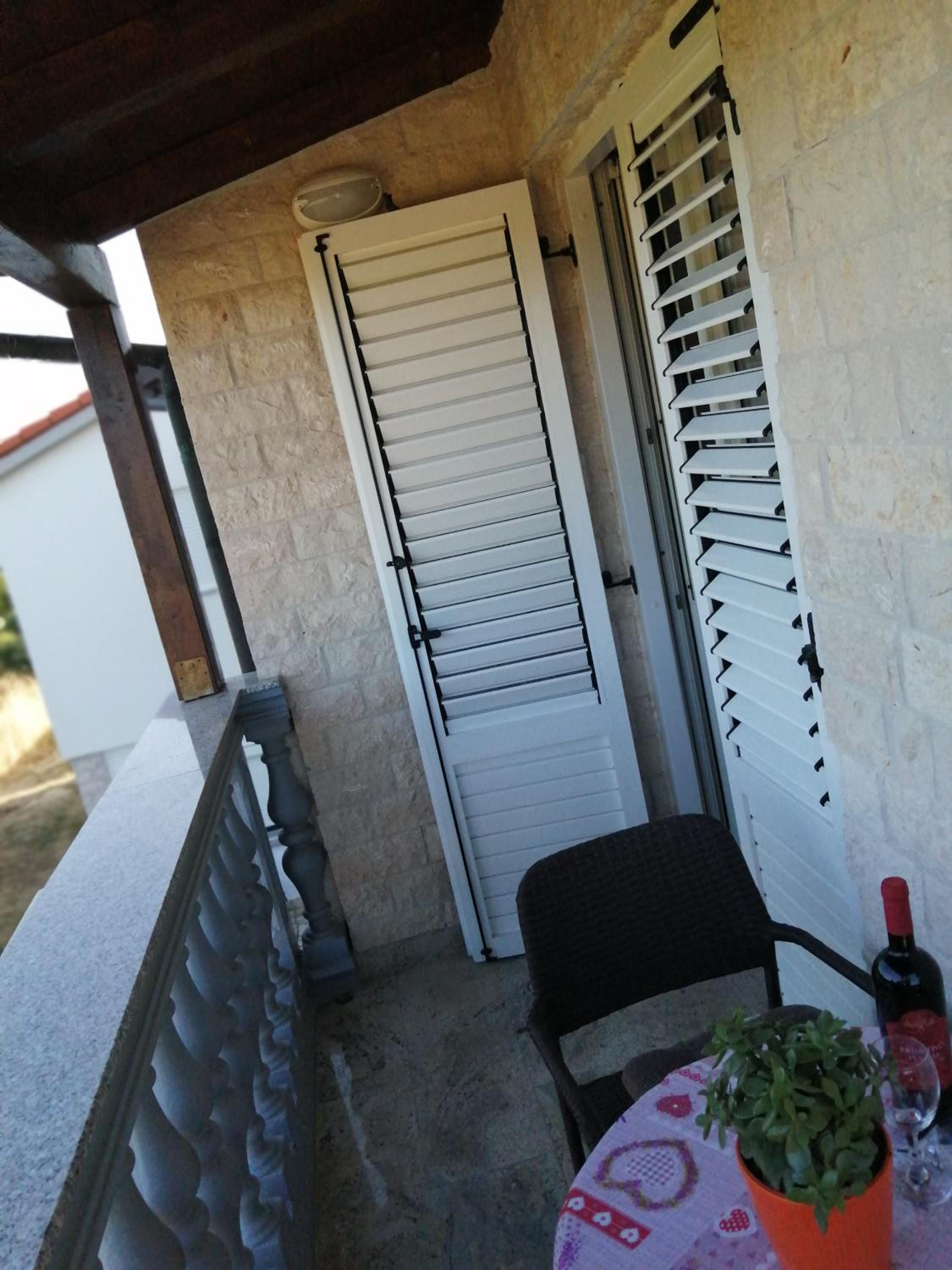Studio with Balcony - Photo 11