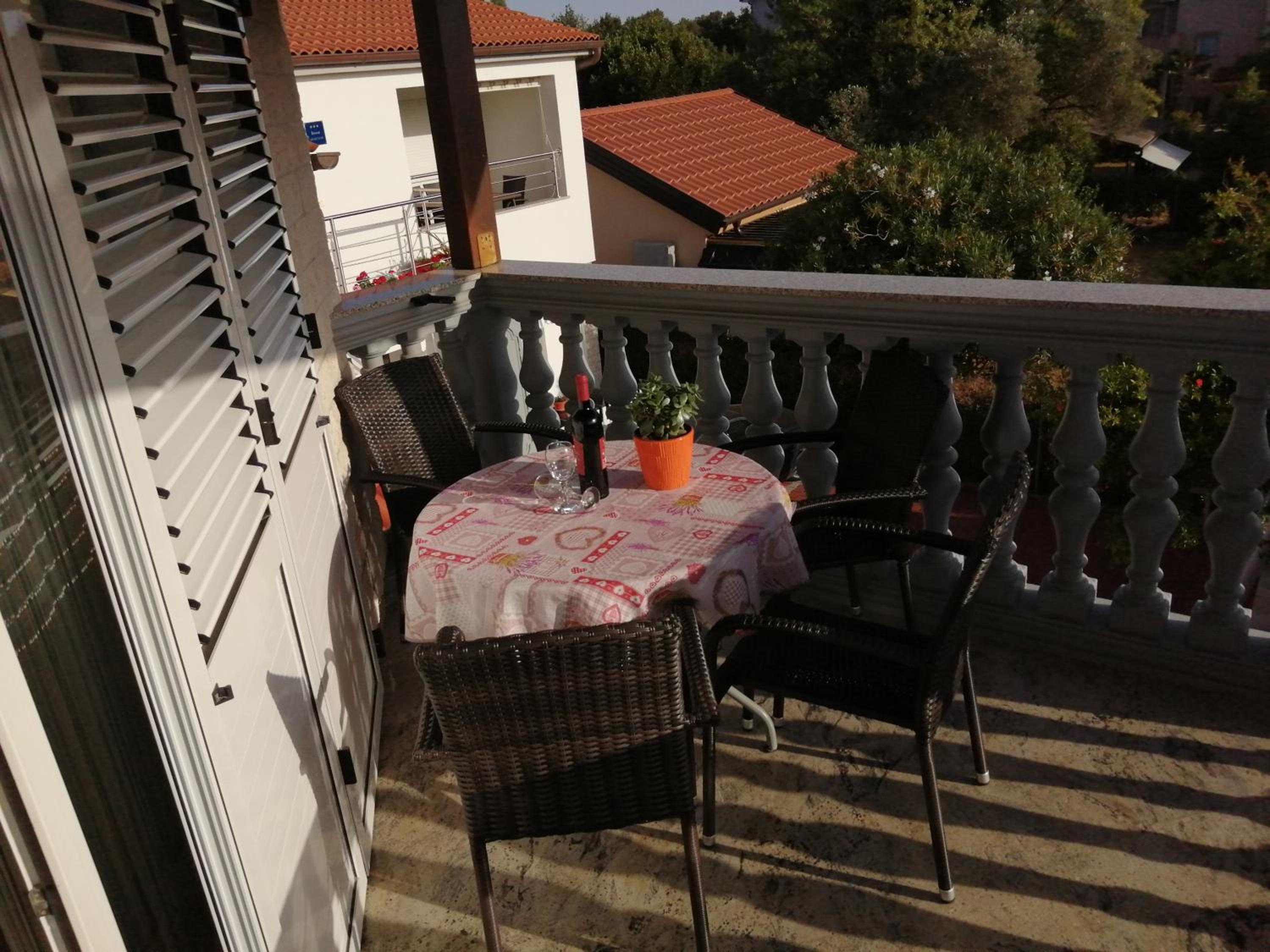 Apartment with Balcony - Photo 19