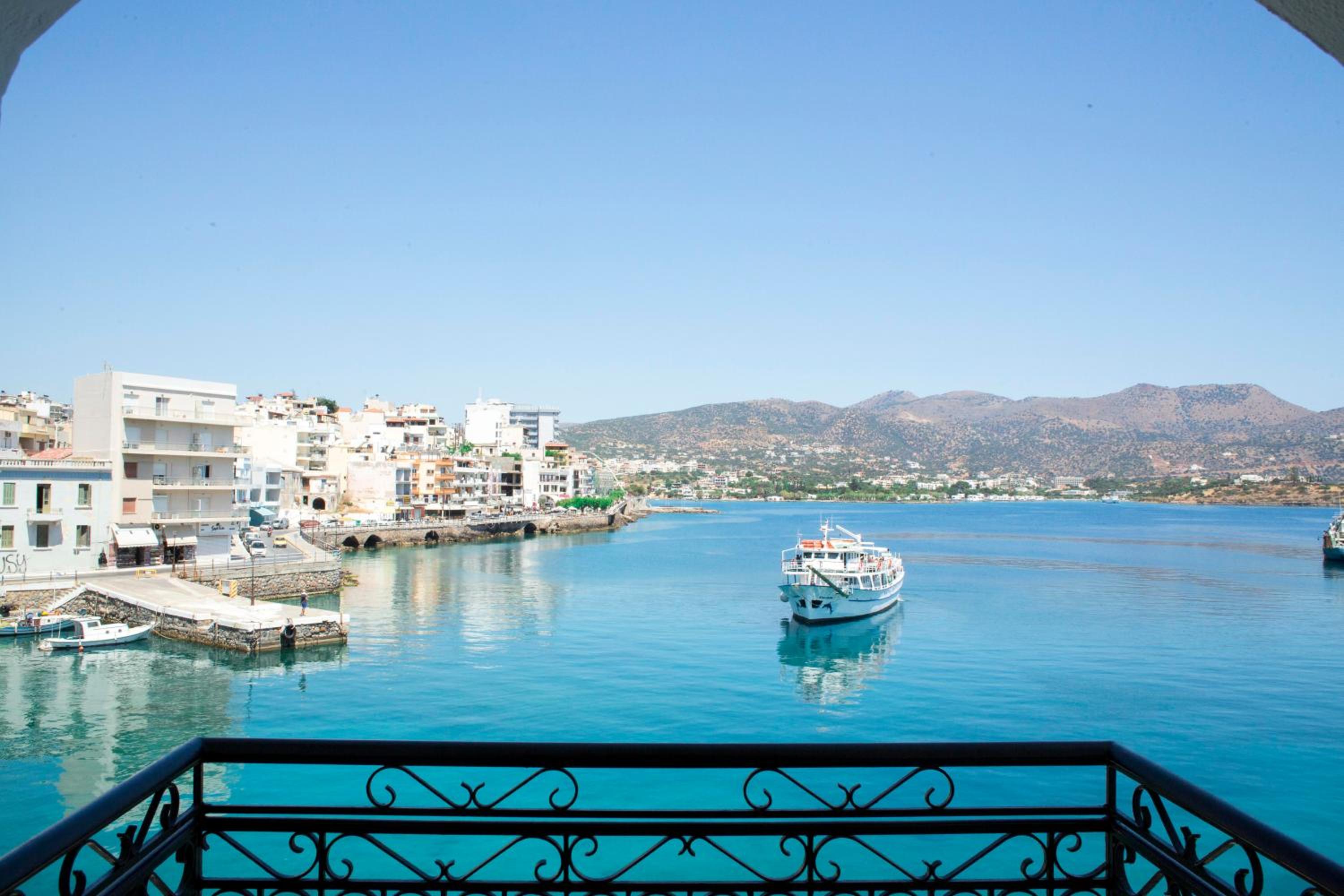 Double Room with Sea View - Photo 9
