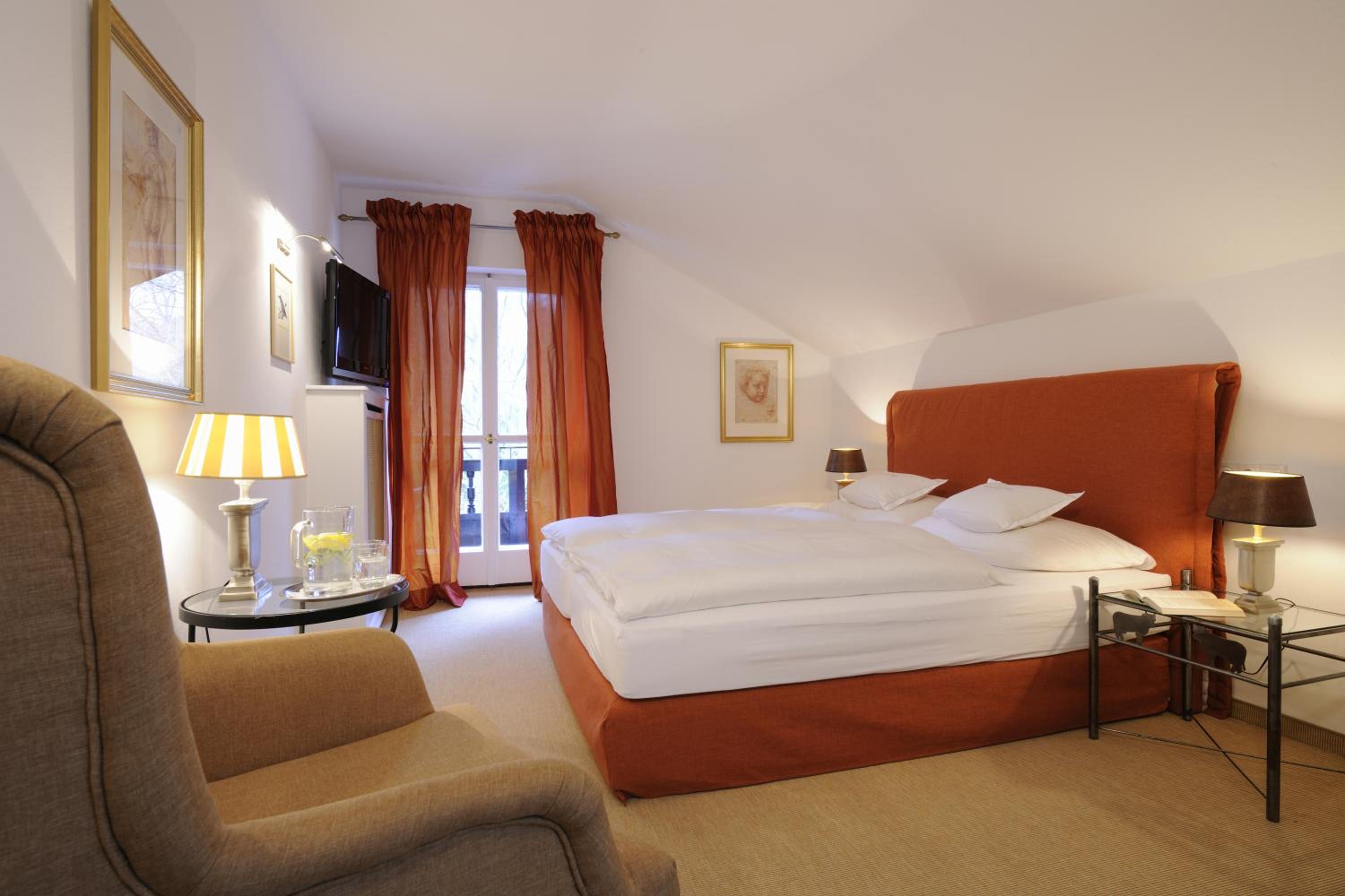 Standard Double Room - Photo 23