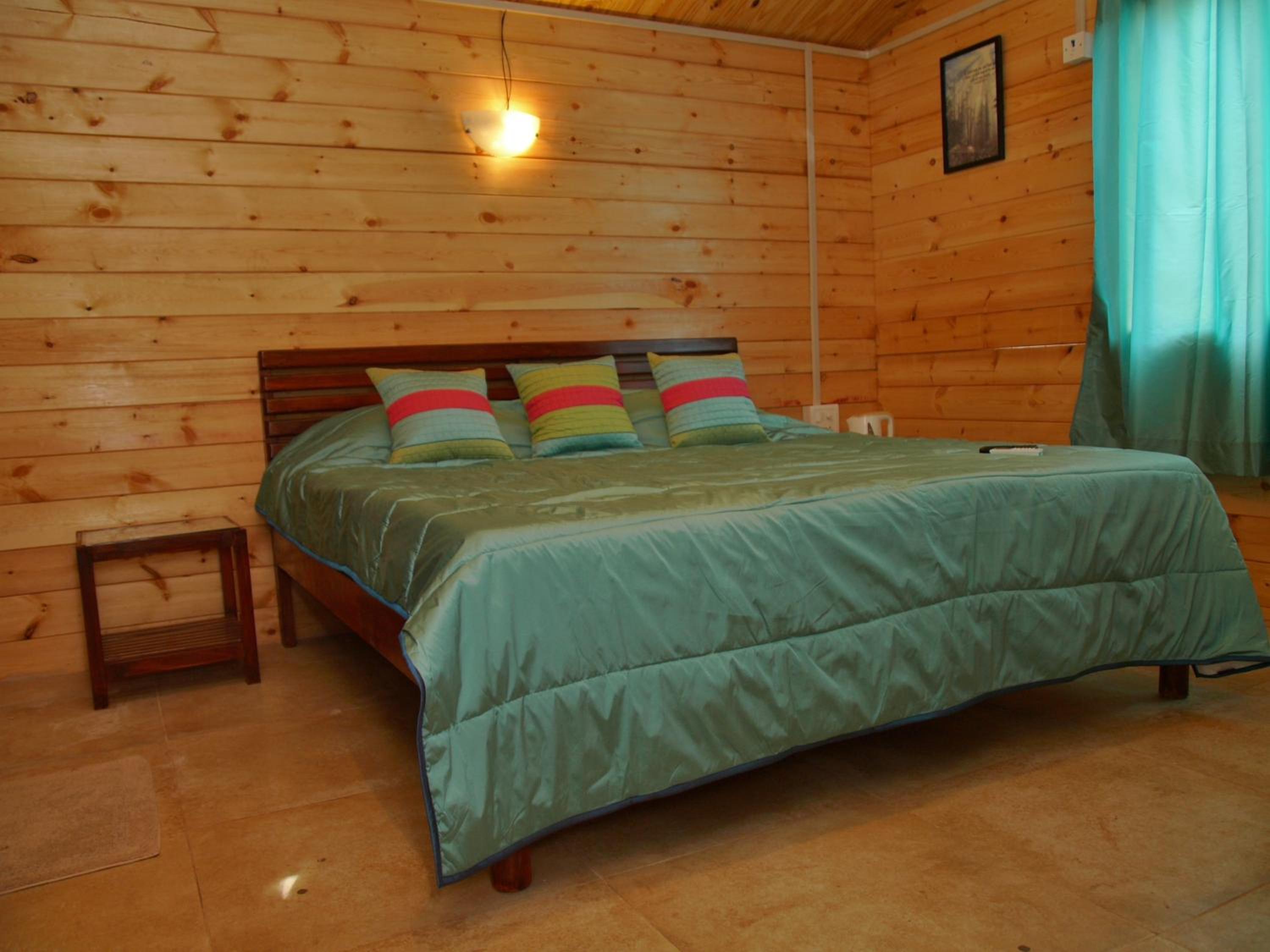Deluxe Room with Balcony - Photo 2