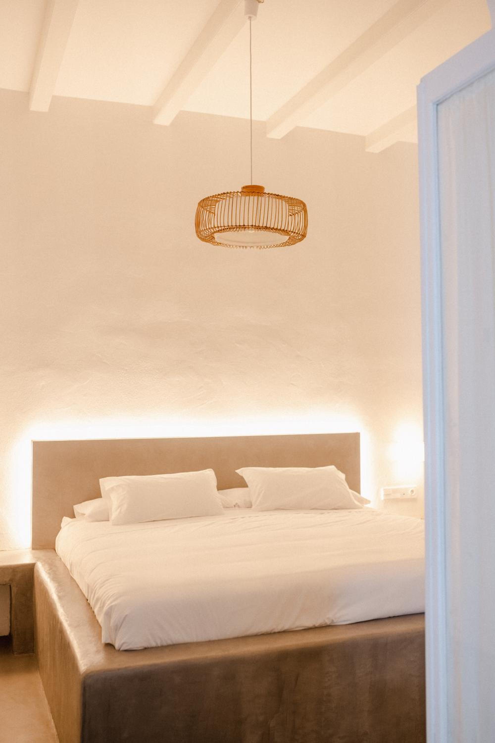 Two-Bedroom Apartment - Photo 19