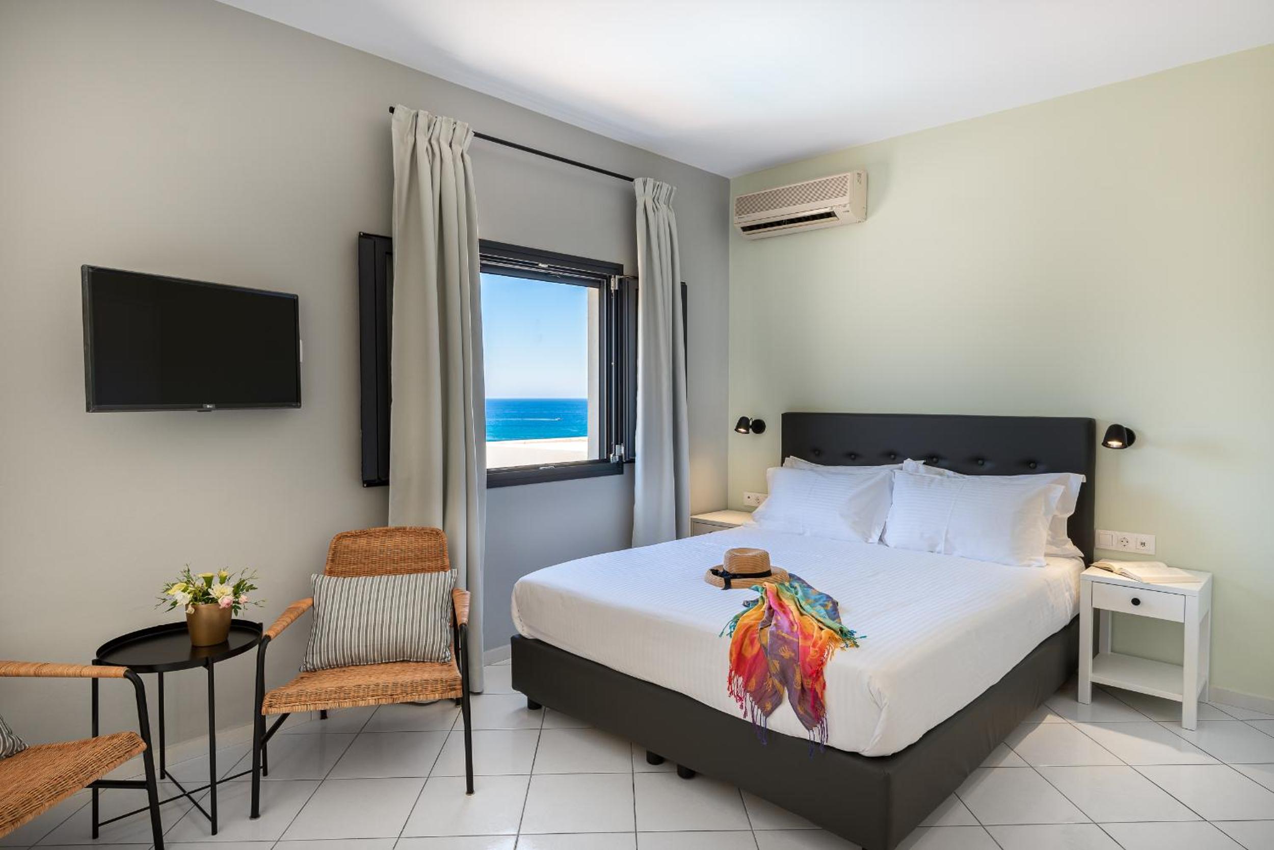 Double or Twin Room with Sea View