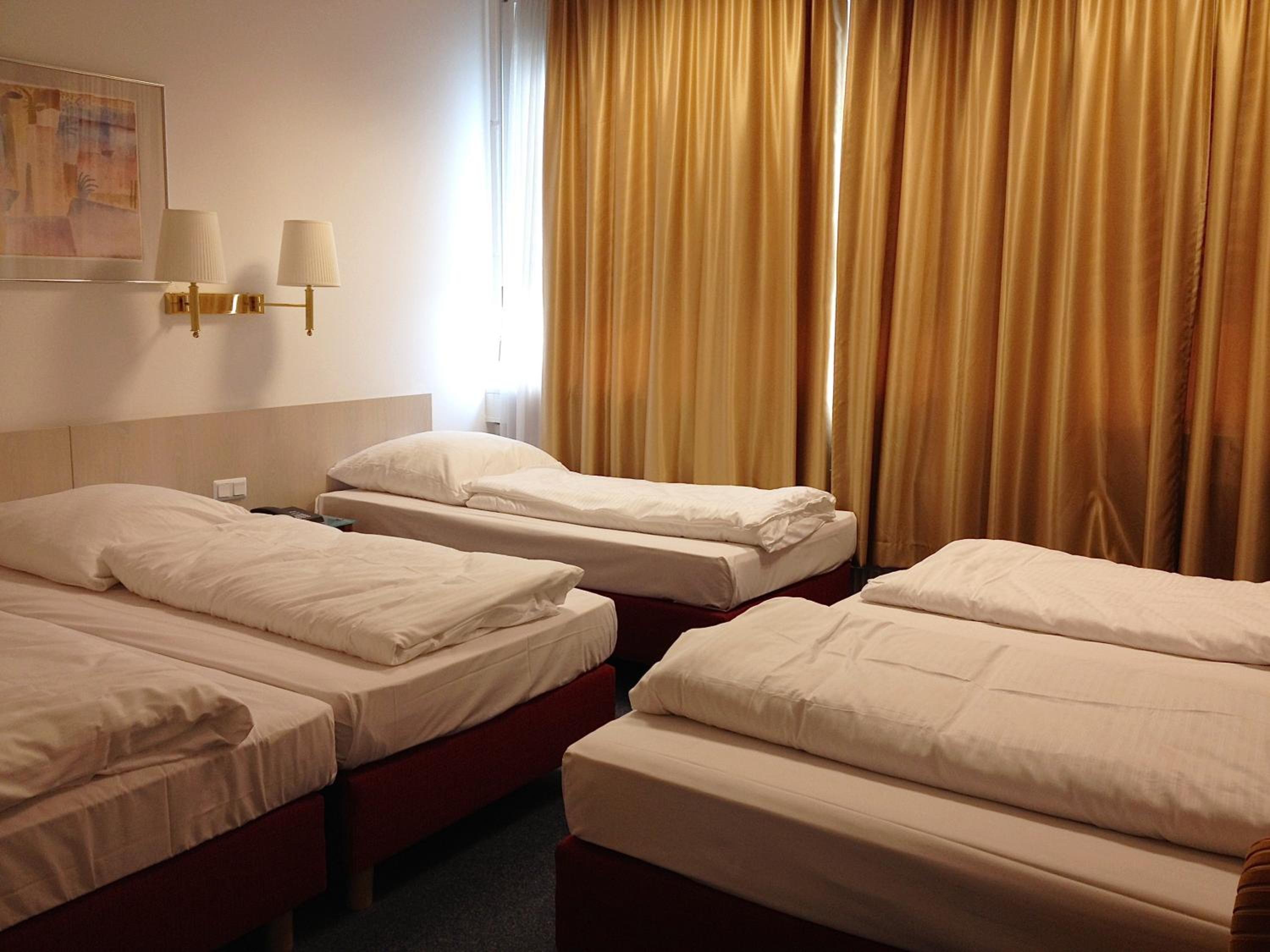Quintuple Room (5 Adults)