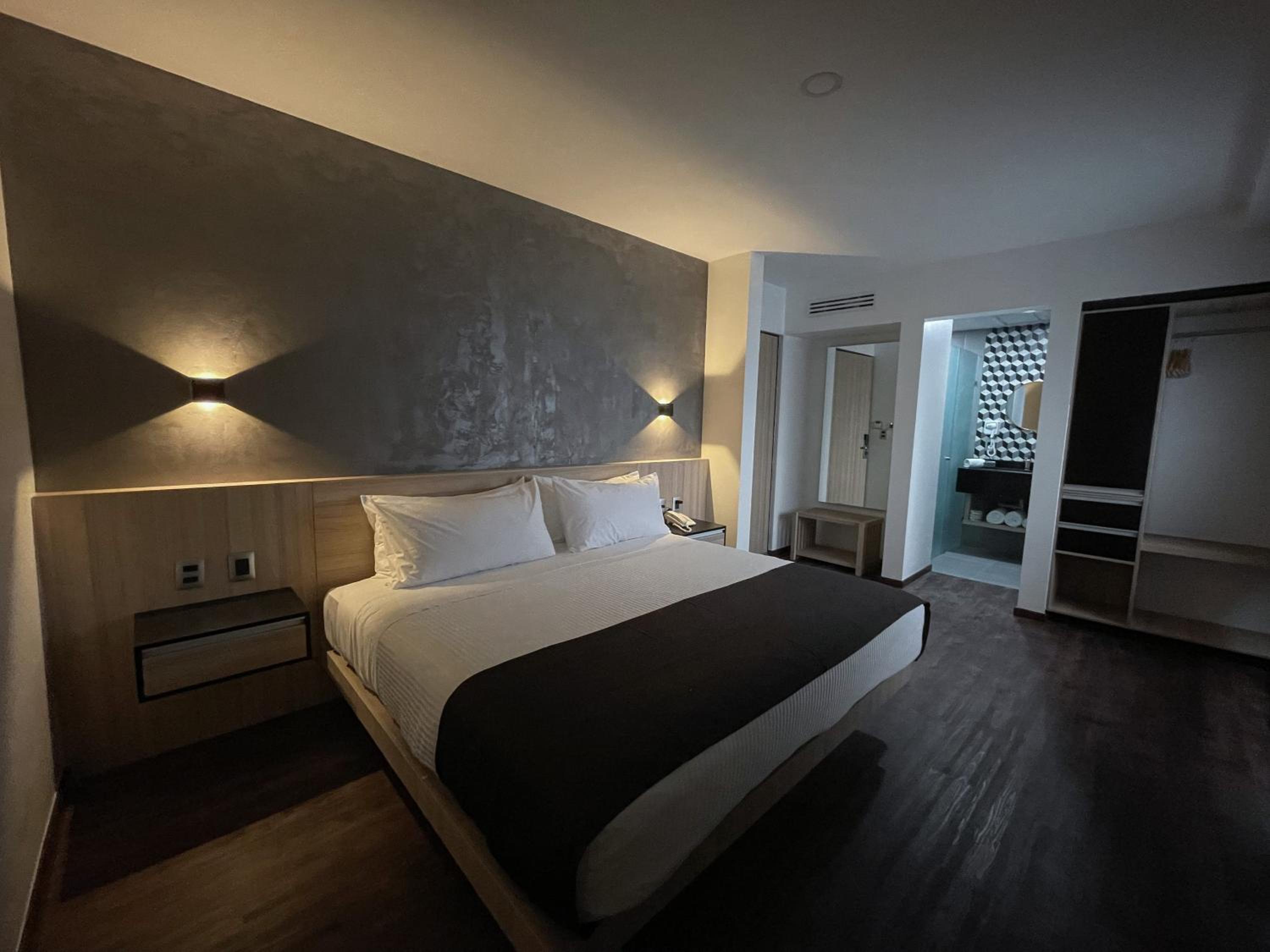 Standard King Room