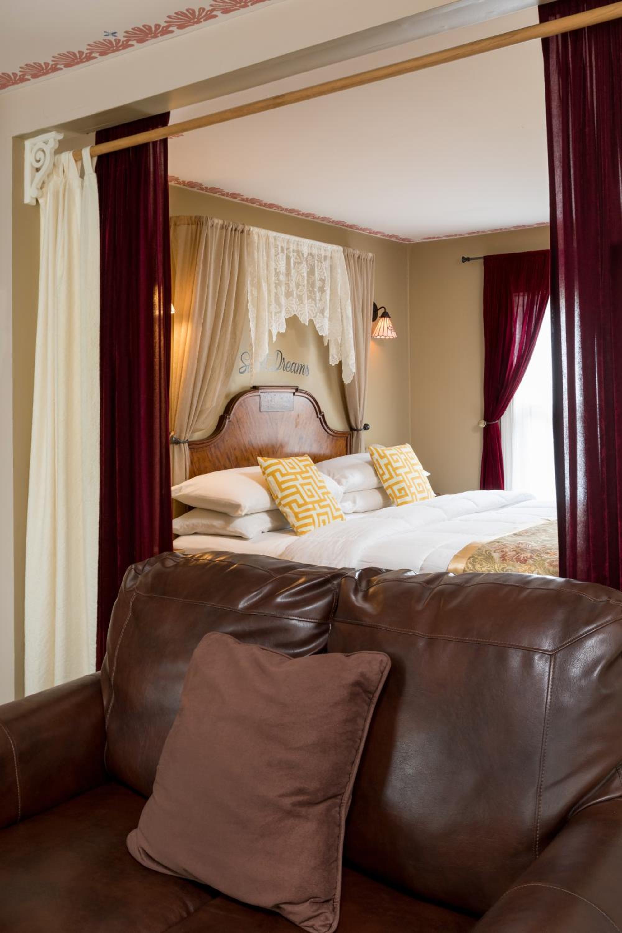 Superior King Room photo 2