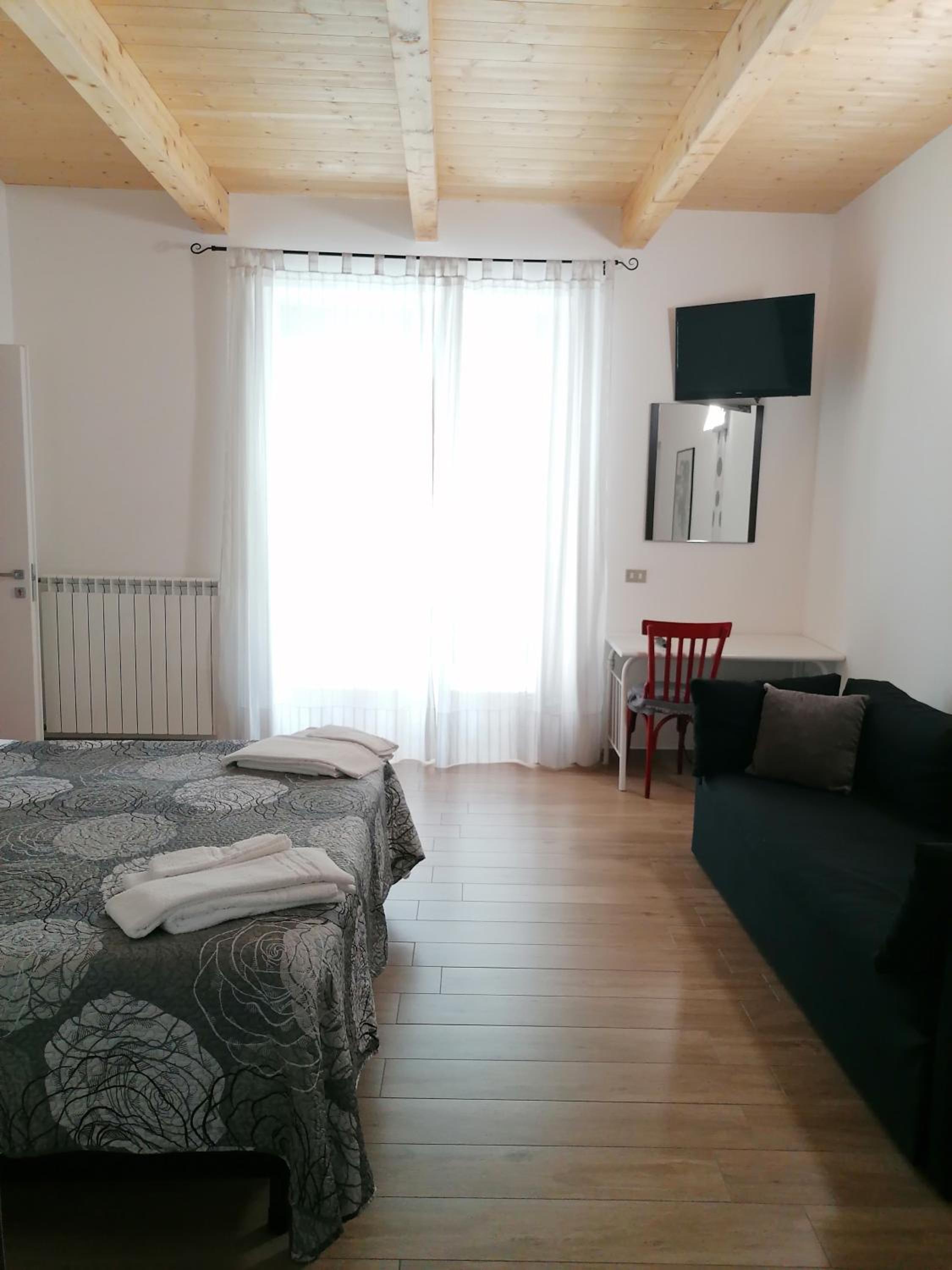 Superior Triple Room photo 2