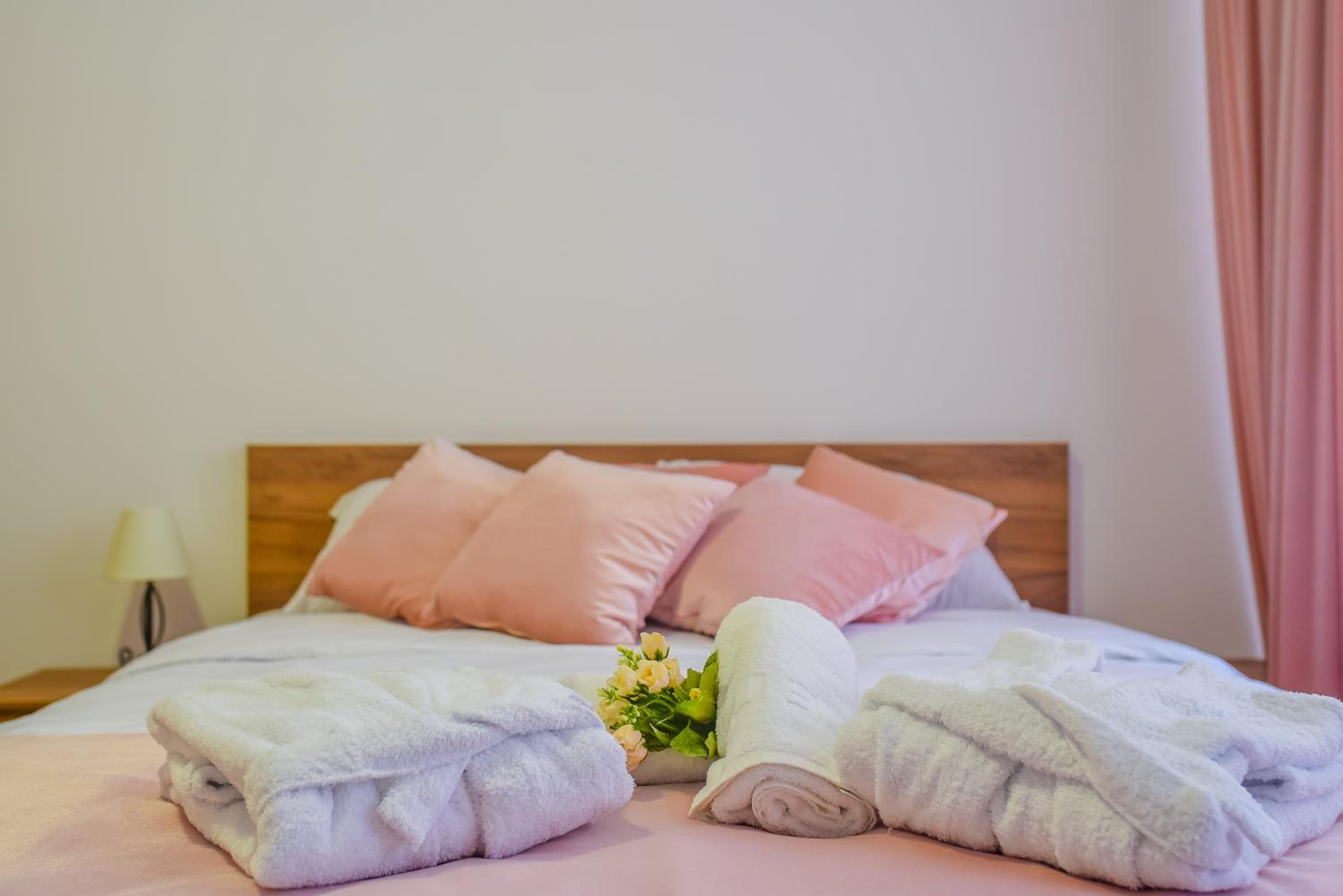 Deluxe Double Room (1 adult + 1 child) photo 2