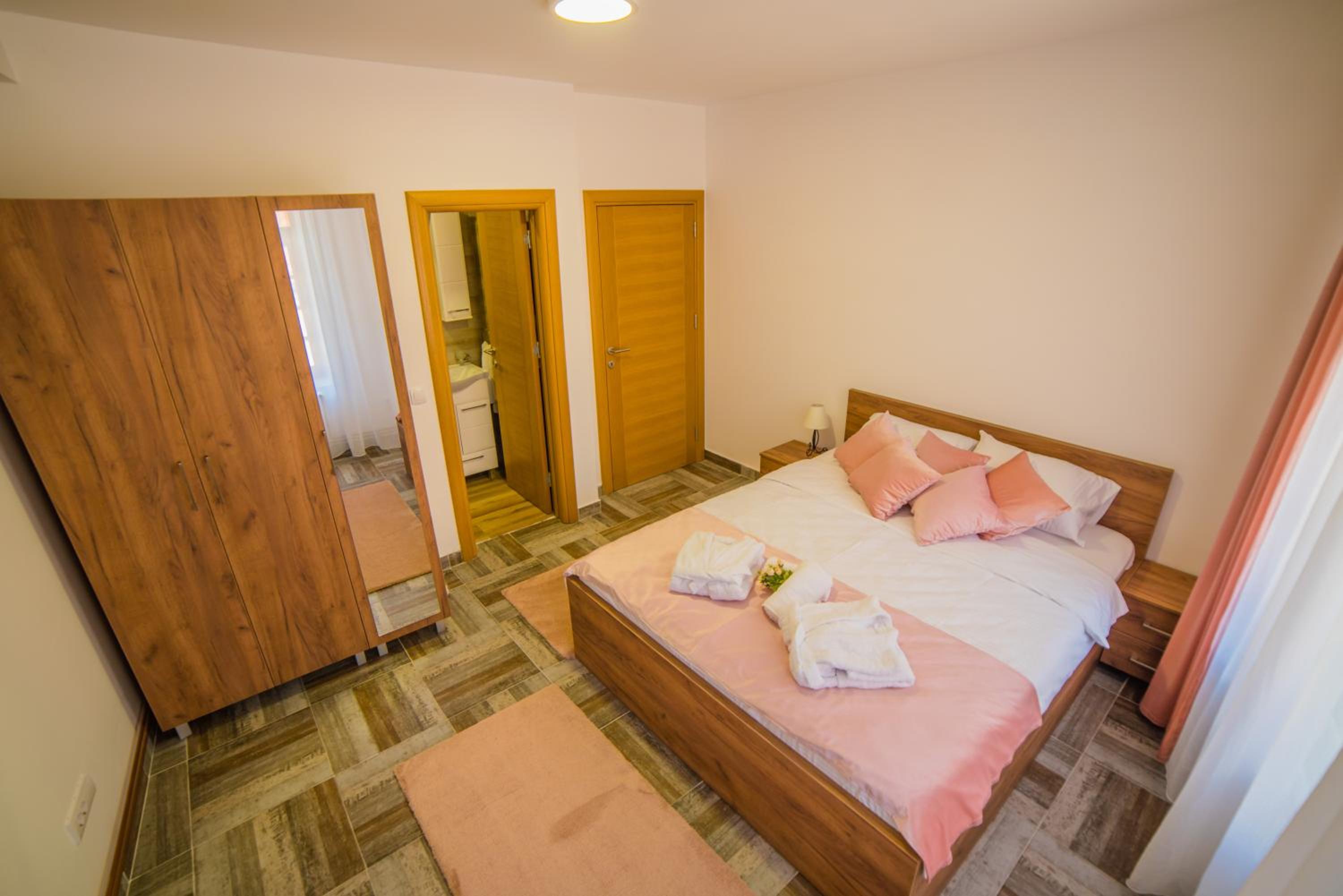 Deluxe Double Room (1 adult + 1 child) photo 3