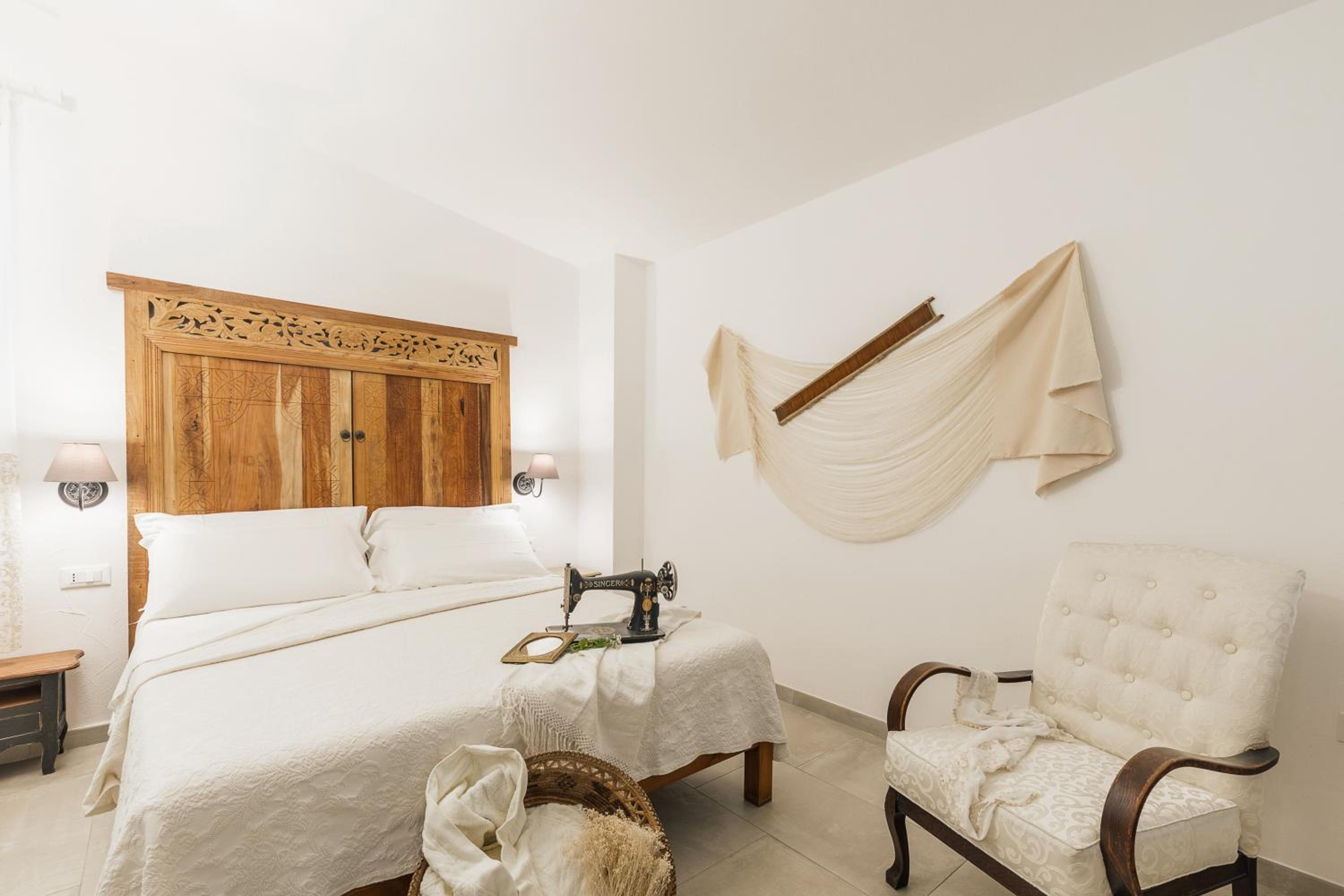 Deluxe Double Room with Balcony and Sea View - Photo 1