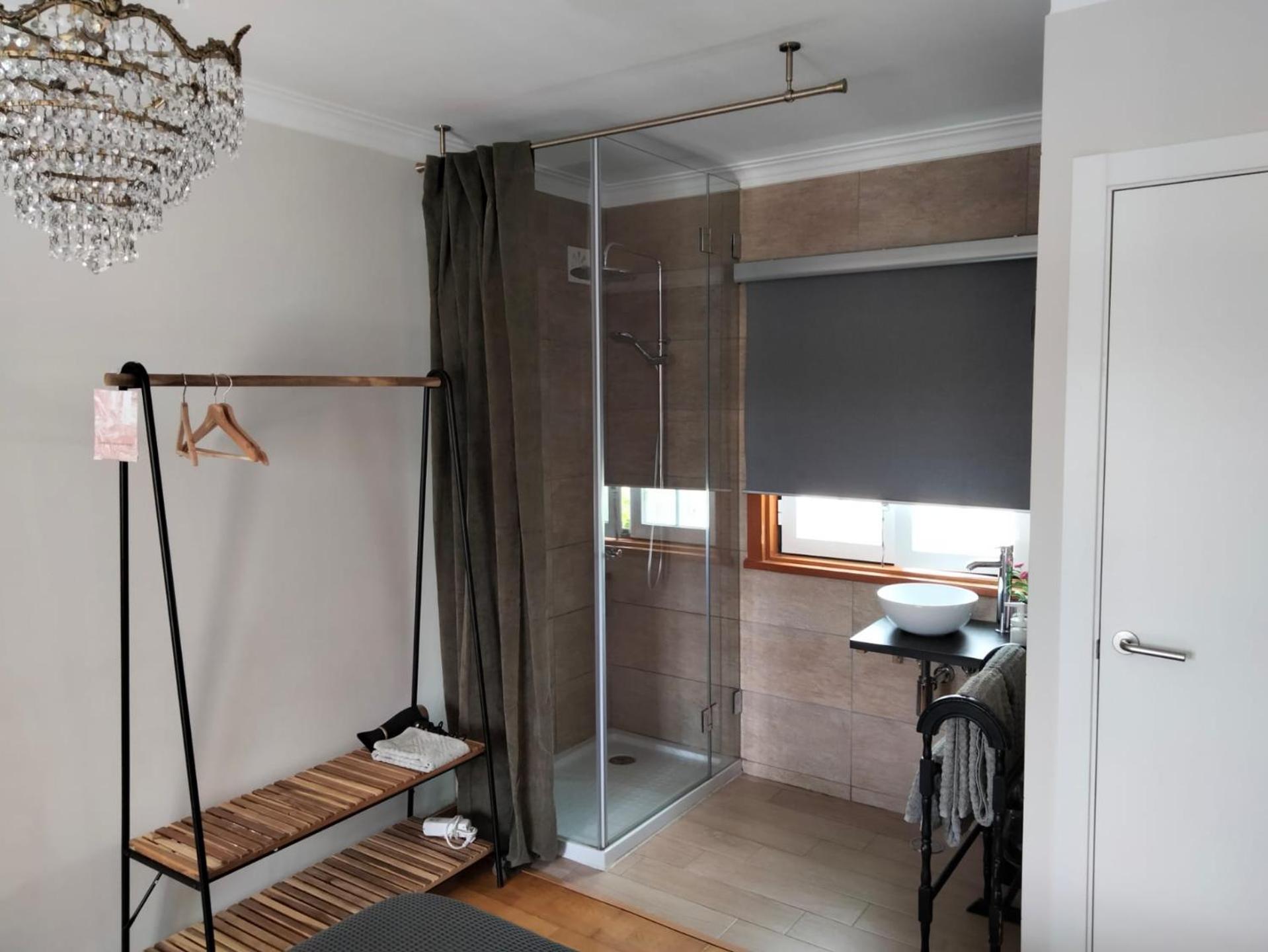 Deluxe Queen Room - Photo 6