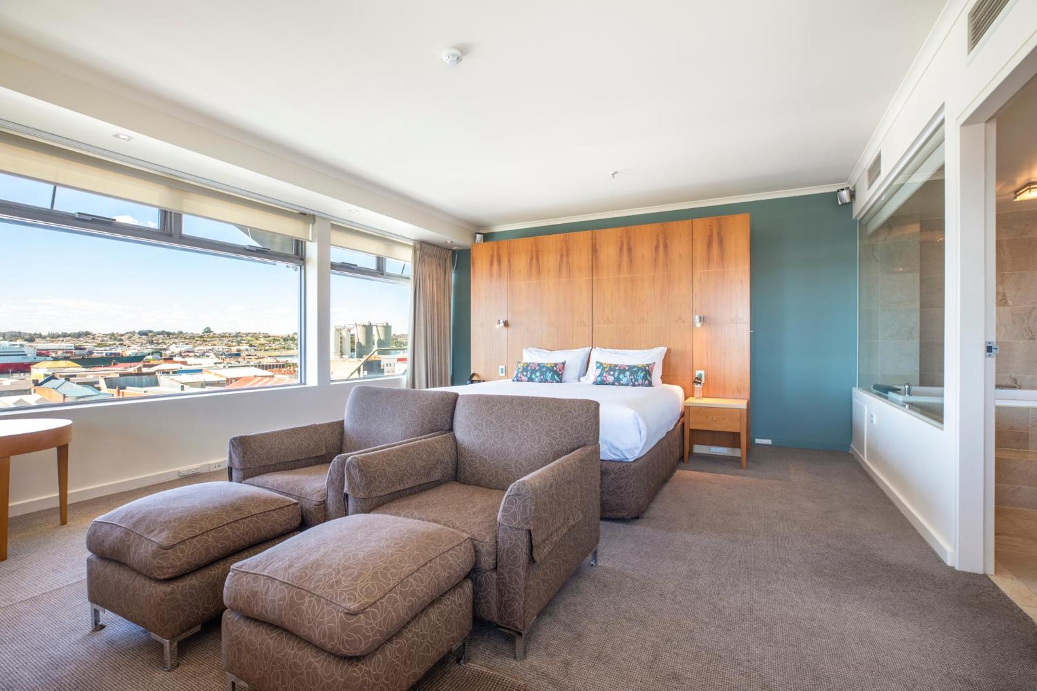 Premium King Room with Spa Bath - Photo 1