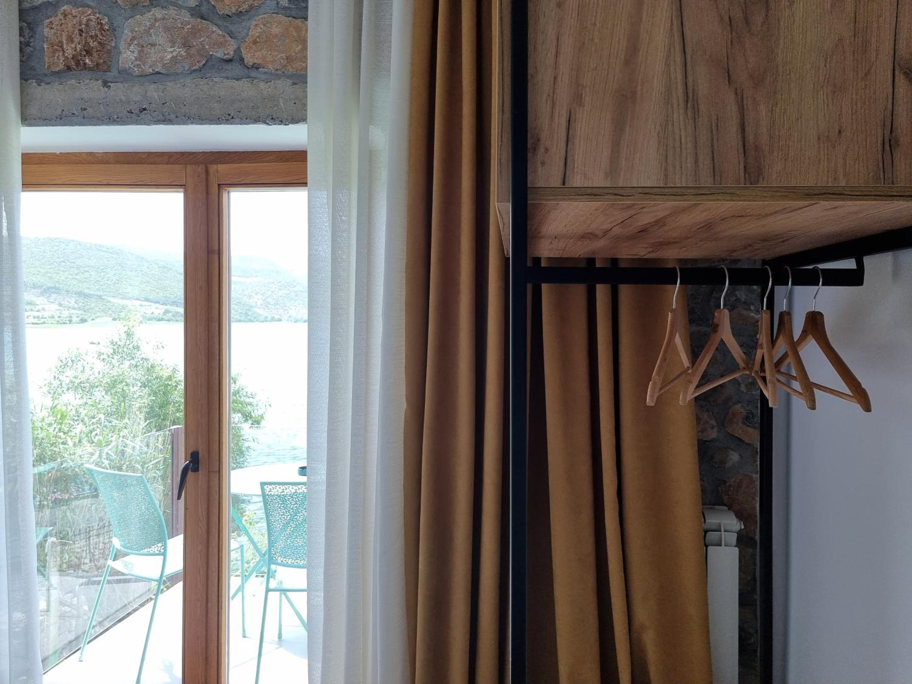 Double or Twin Room with Lake View