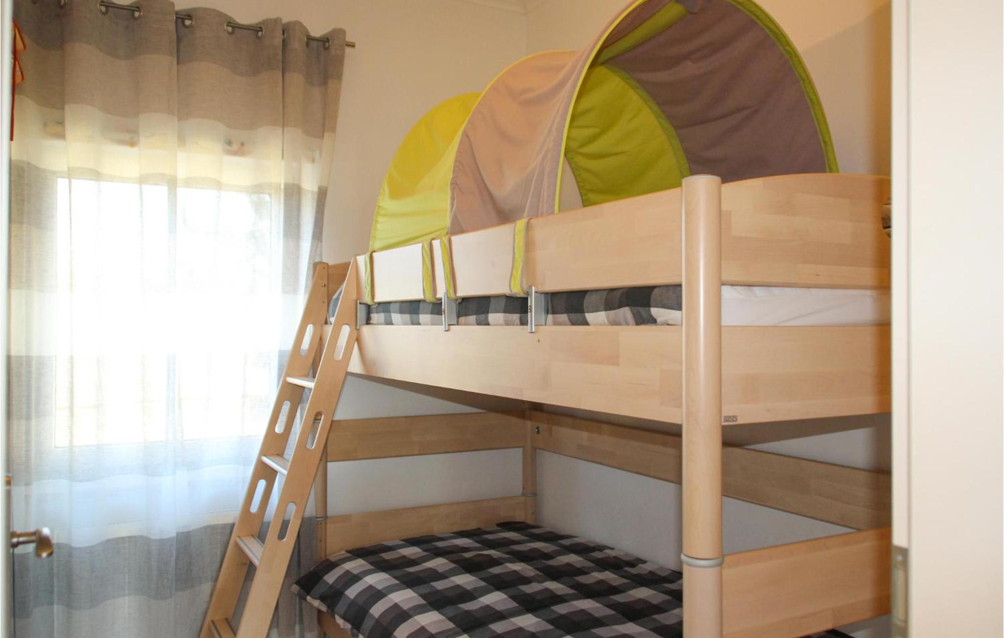 Two-Bedroom Holiday Home photo 2