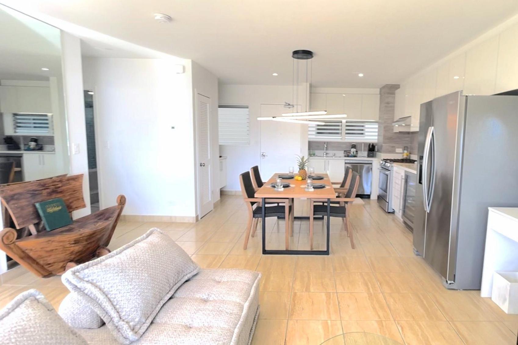 Waikiki Shore 1116 Beachfront: One-Bedroom Apartment photo