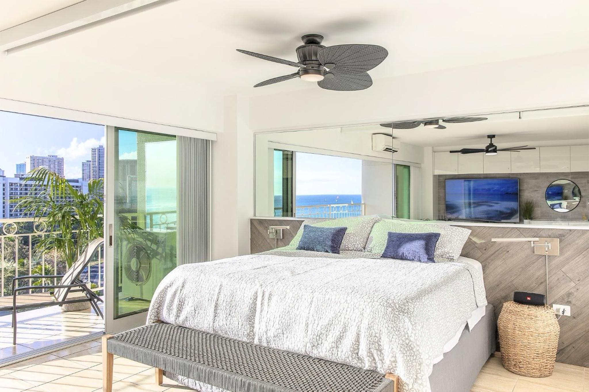 Waikiki Shore 1116 Beachfront: One-Bedroom Apartment photo