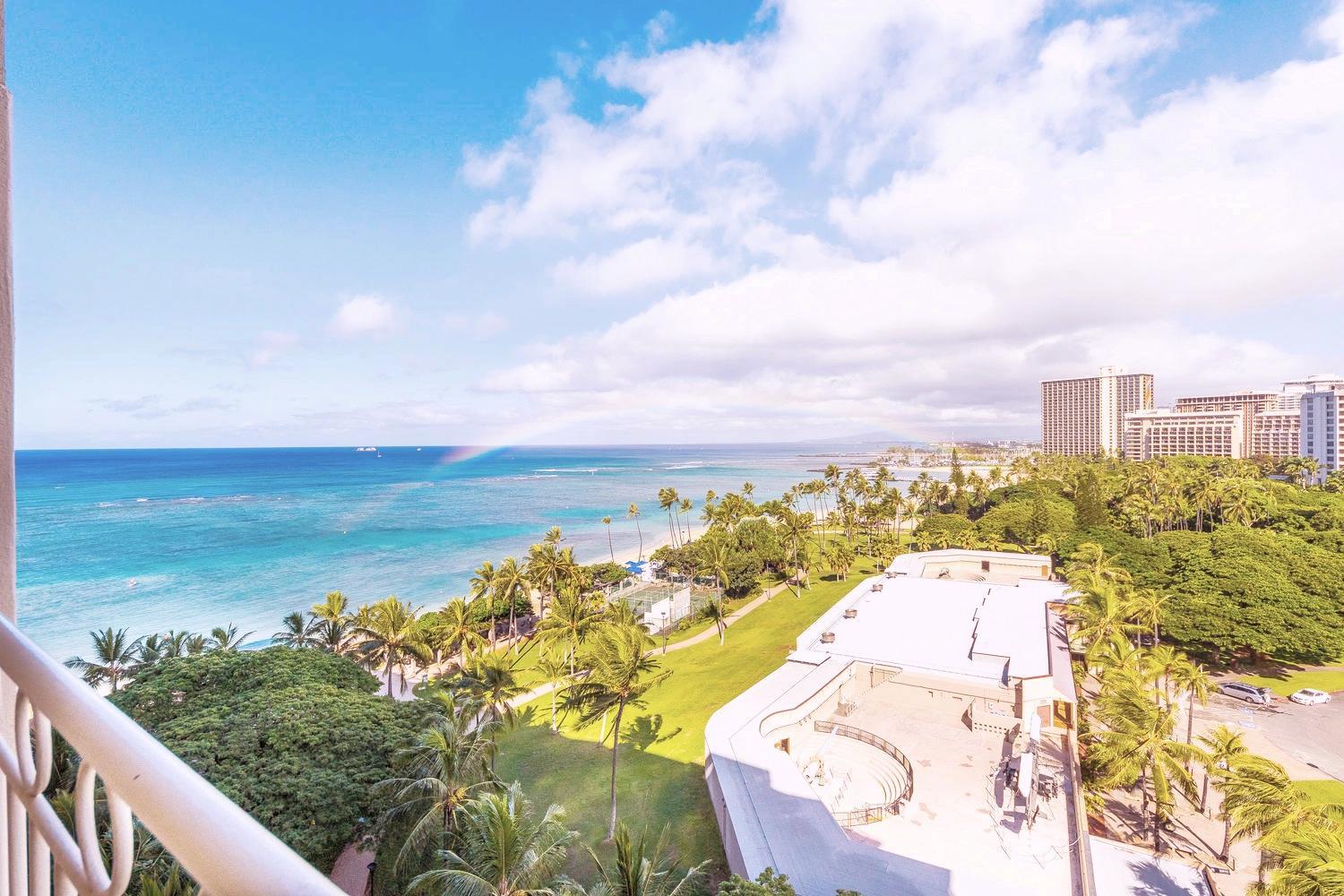 Waikiki Shore 1116 Beachfront: One-Bedroom Apartment photo
