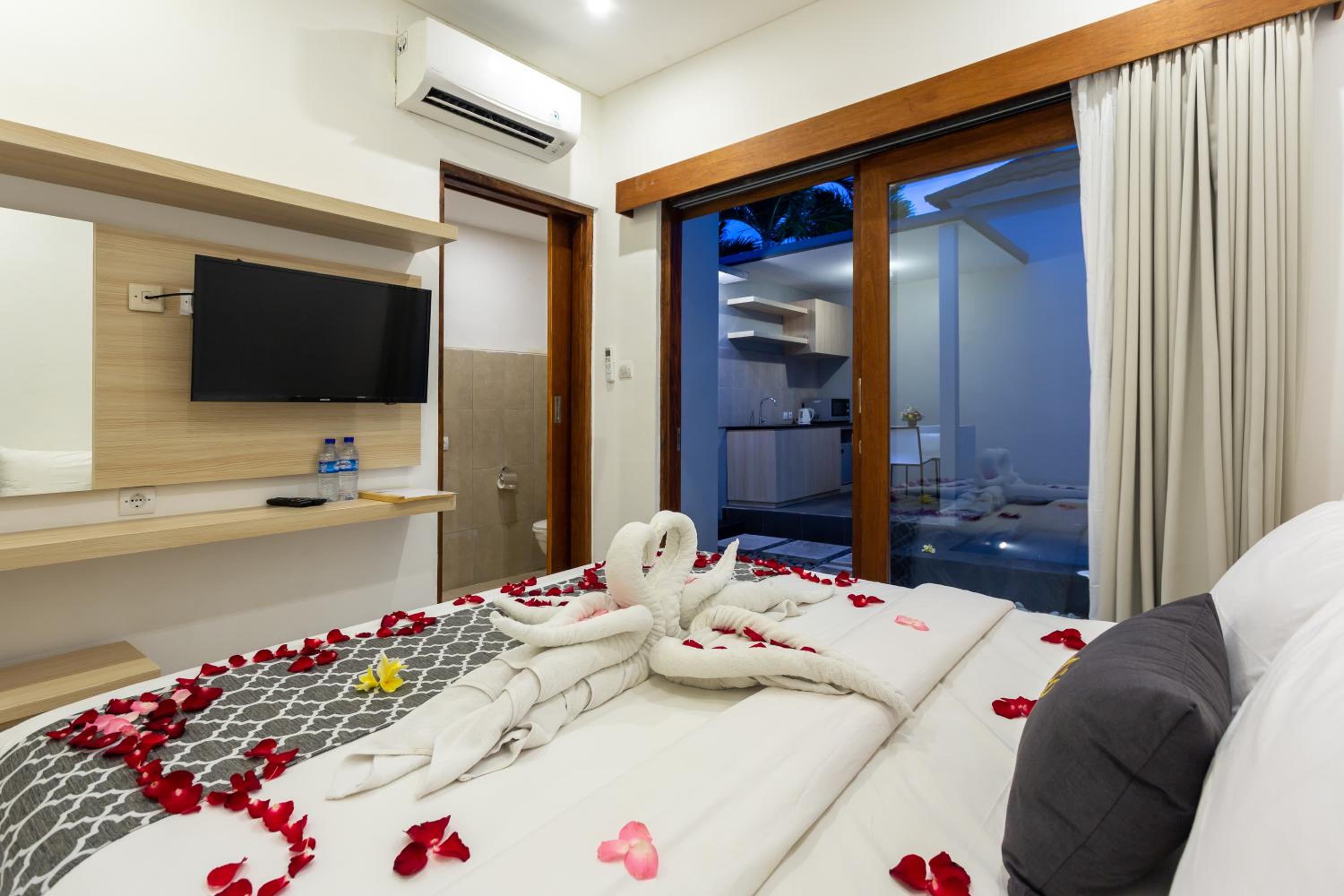 One-Bedroom Villa - Photo 16