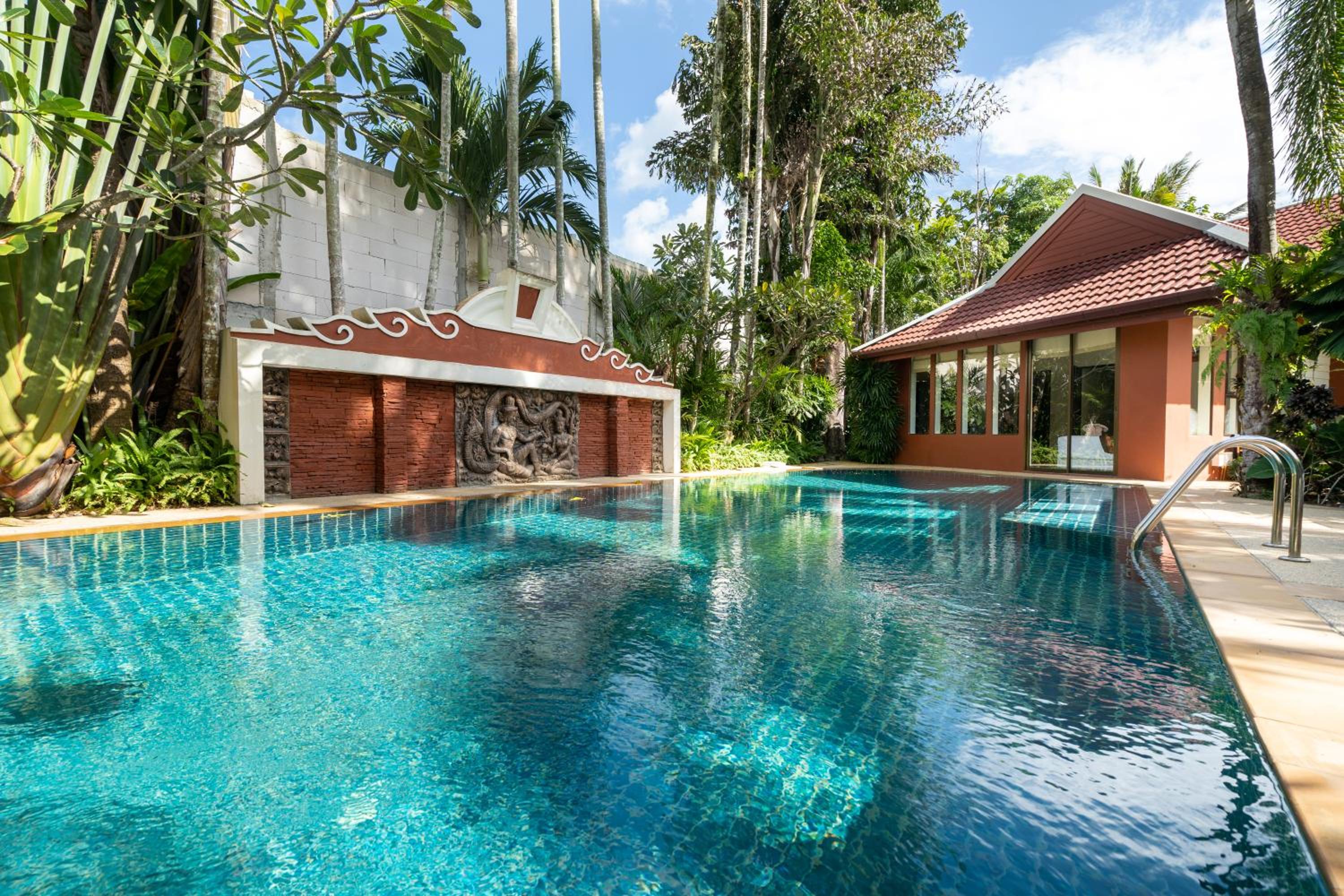 5 Bedroom Suite Private Pool Villa With Bathtub (Free airport pick up minimum 3 nights, 25% discount on food and beverages) photo 3