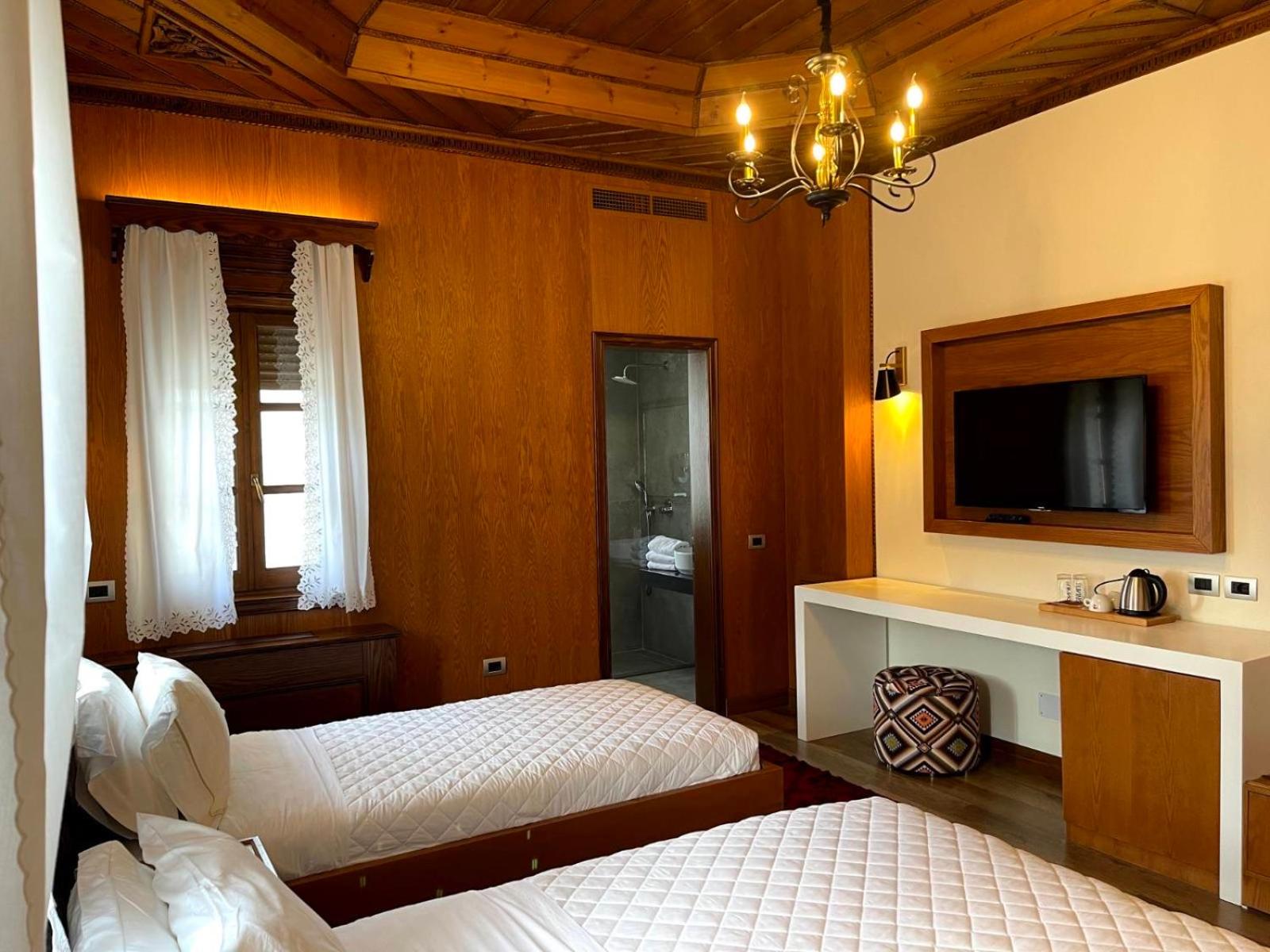 Triple Room with Pool View