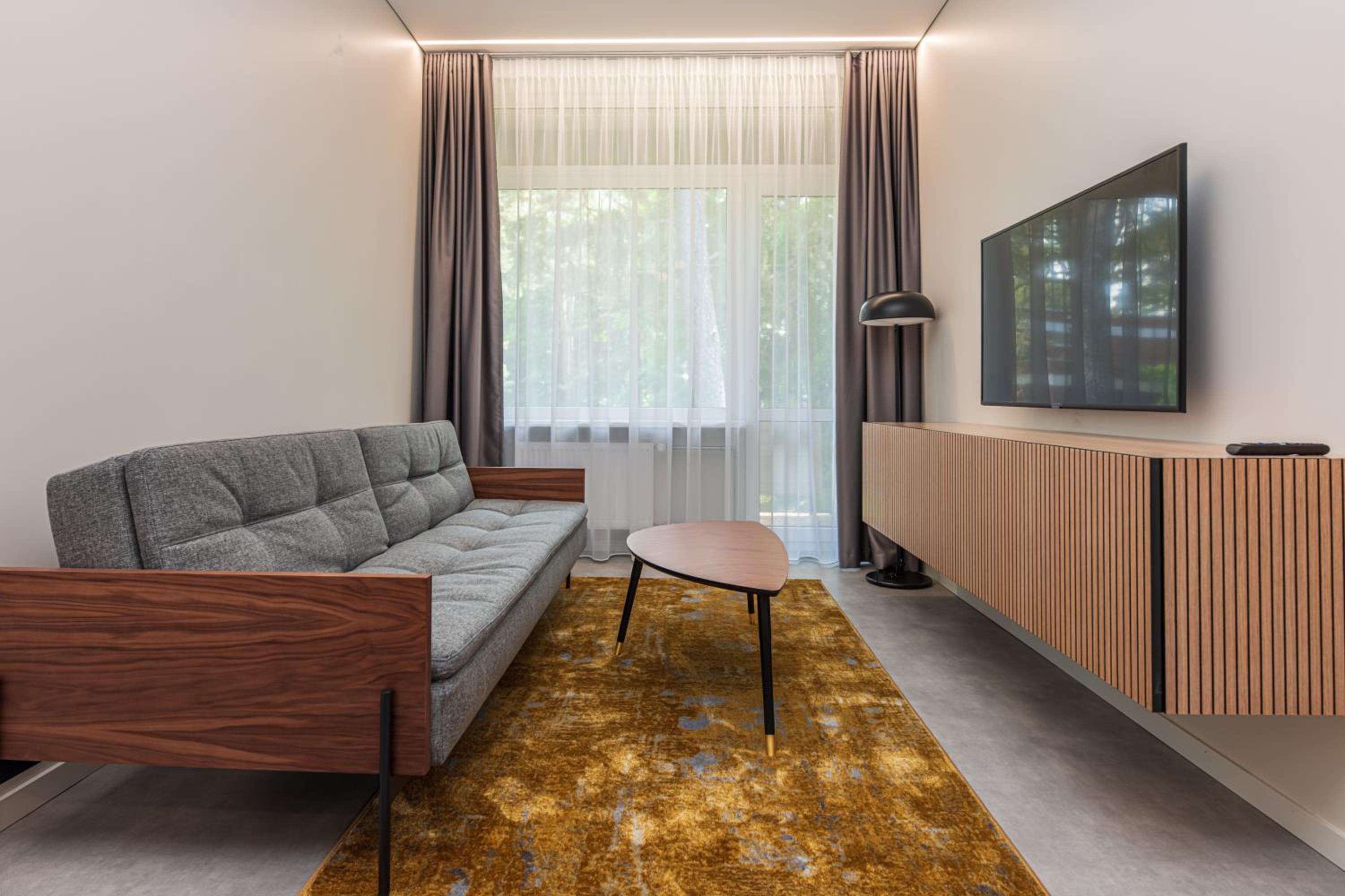 One-Bedroom Apartment - Photo 1