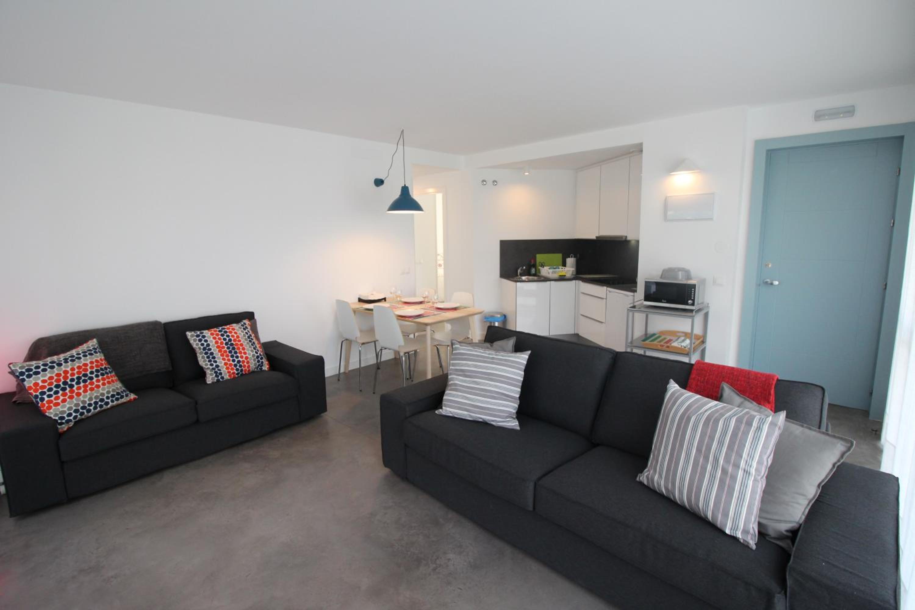 Apartamento con vista a la piscina