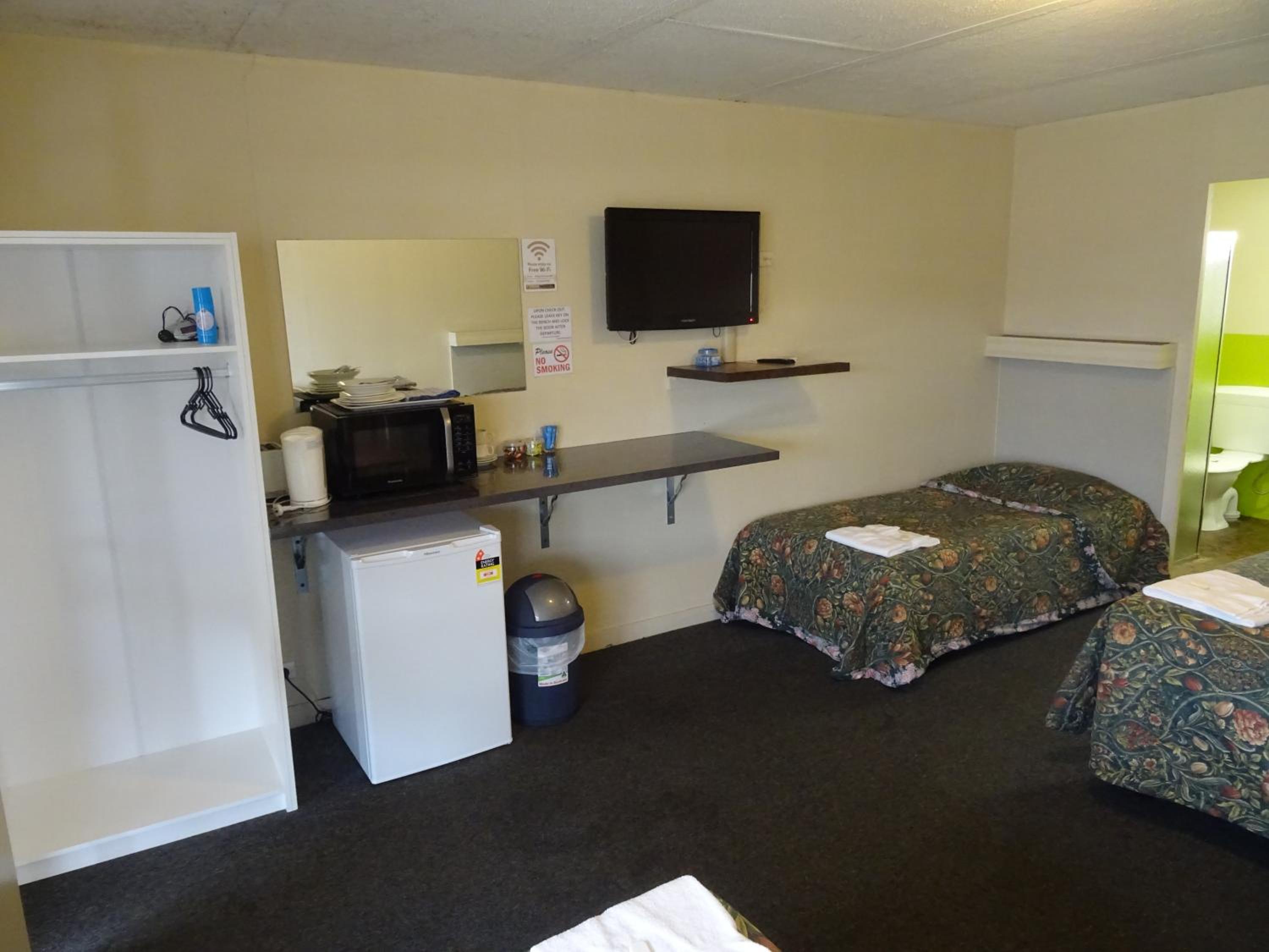 Standard Quadruple Room - Photo 1