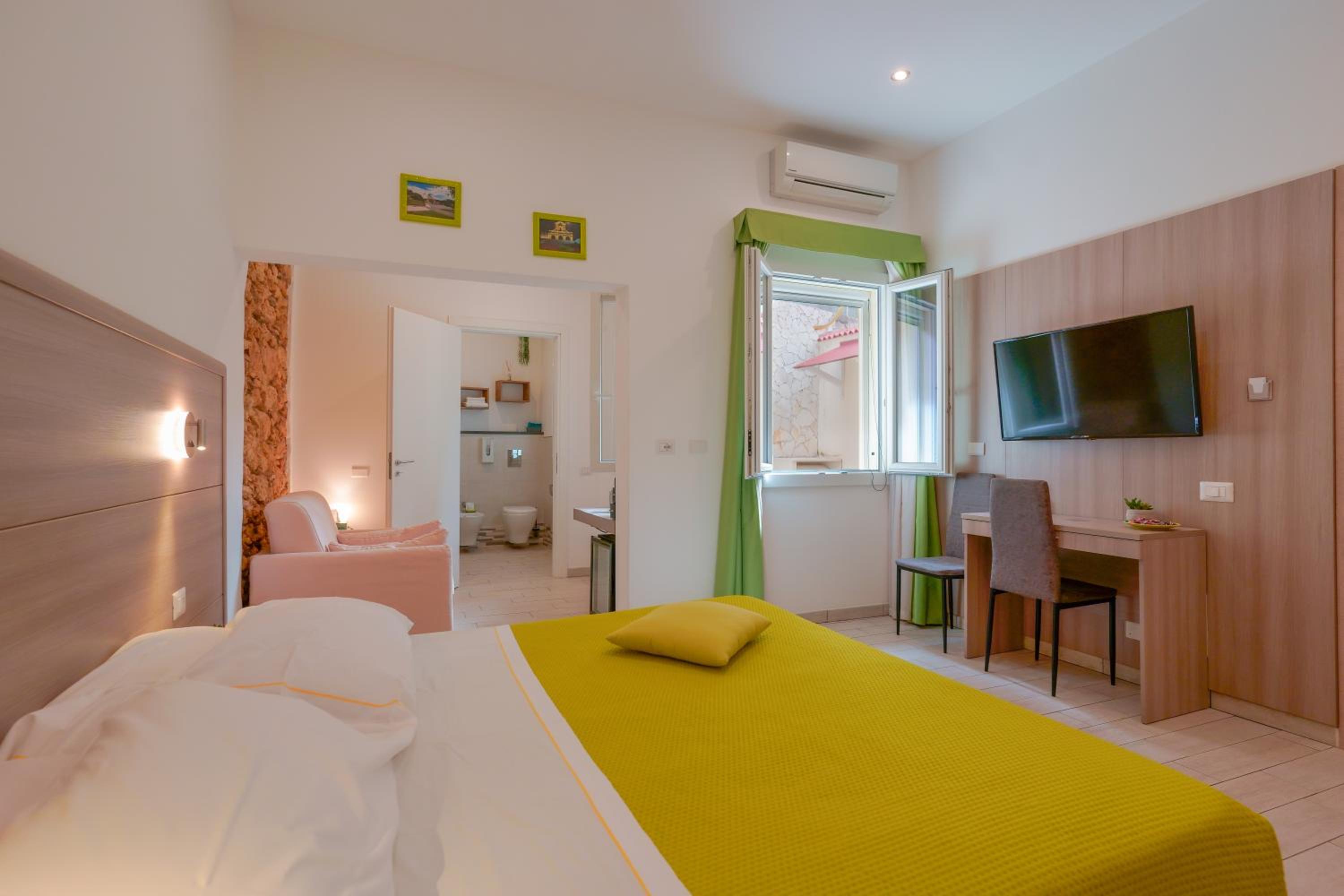 Triple Room with Private Bathroom - Photo 6