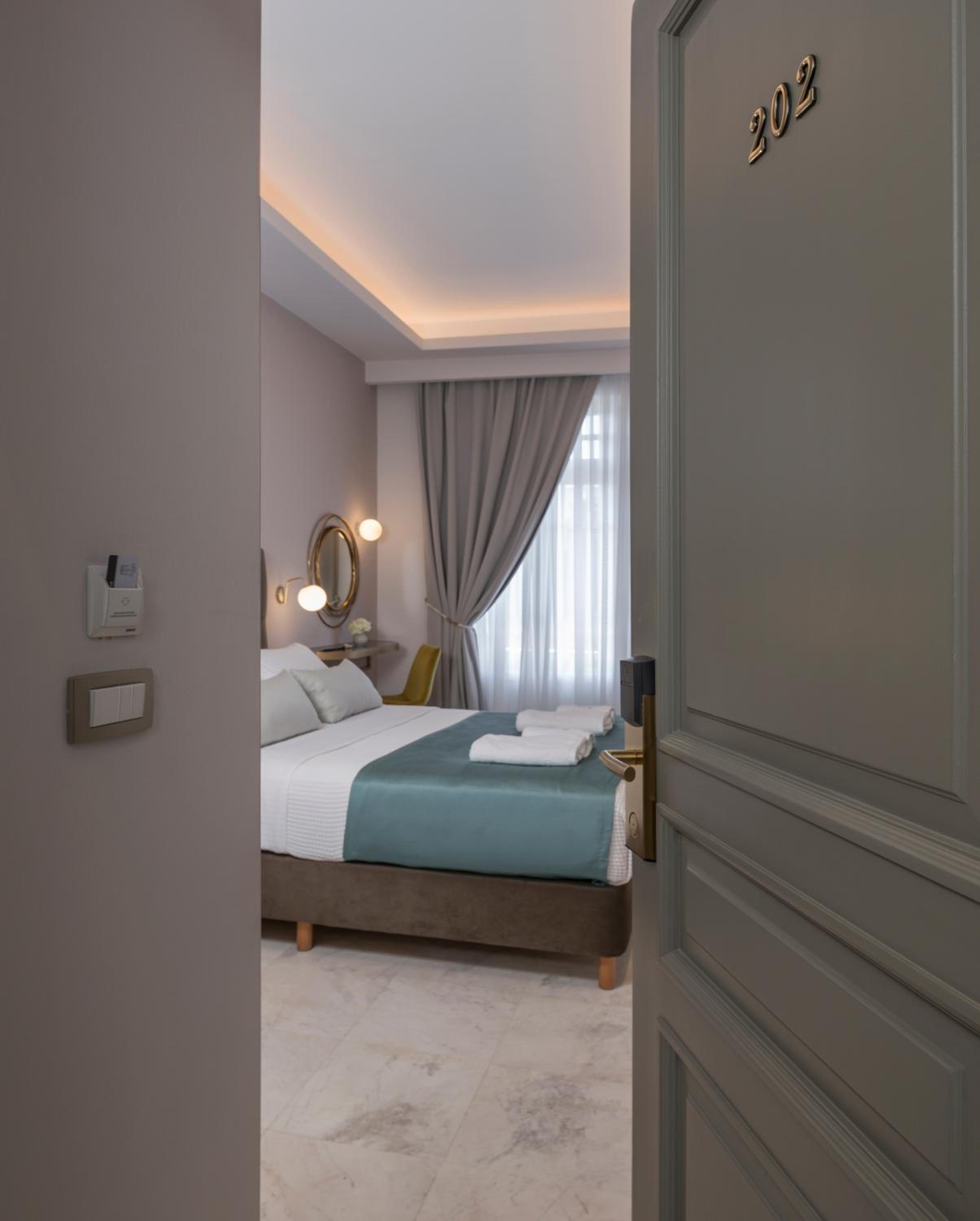 Deluxe Double Room with City View and Balcony