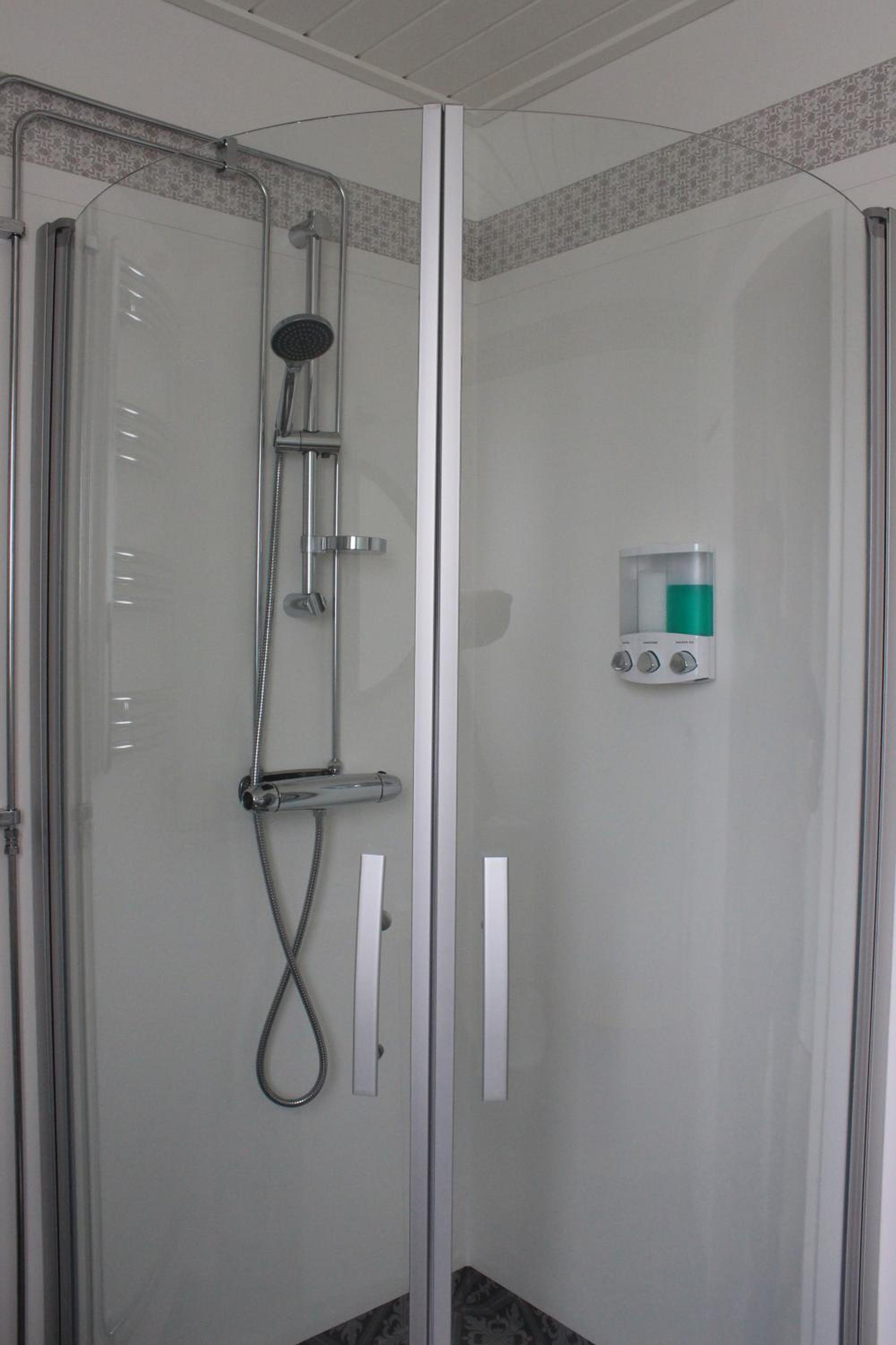 One-Bedroom Apartment - Photo 3