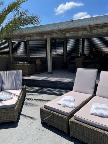 Family Suite with Private Pool photo 3