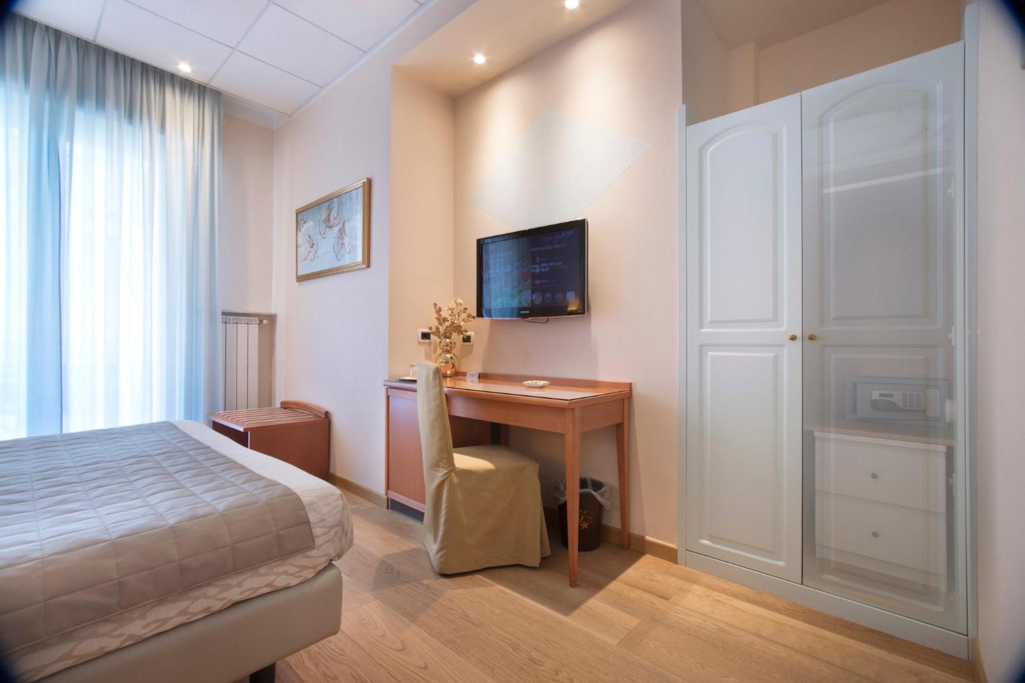 Economy Double Room - Photo 2