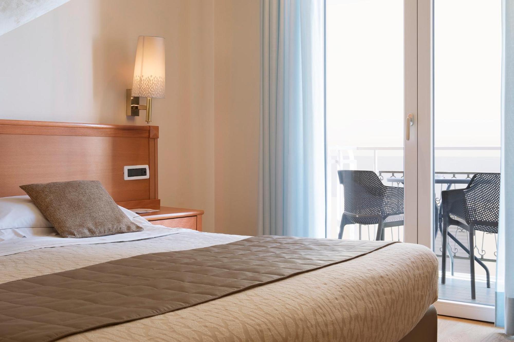 Economy Double Room - Photo 9