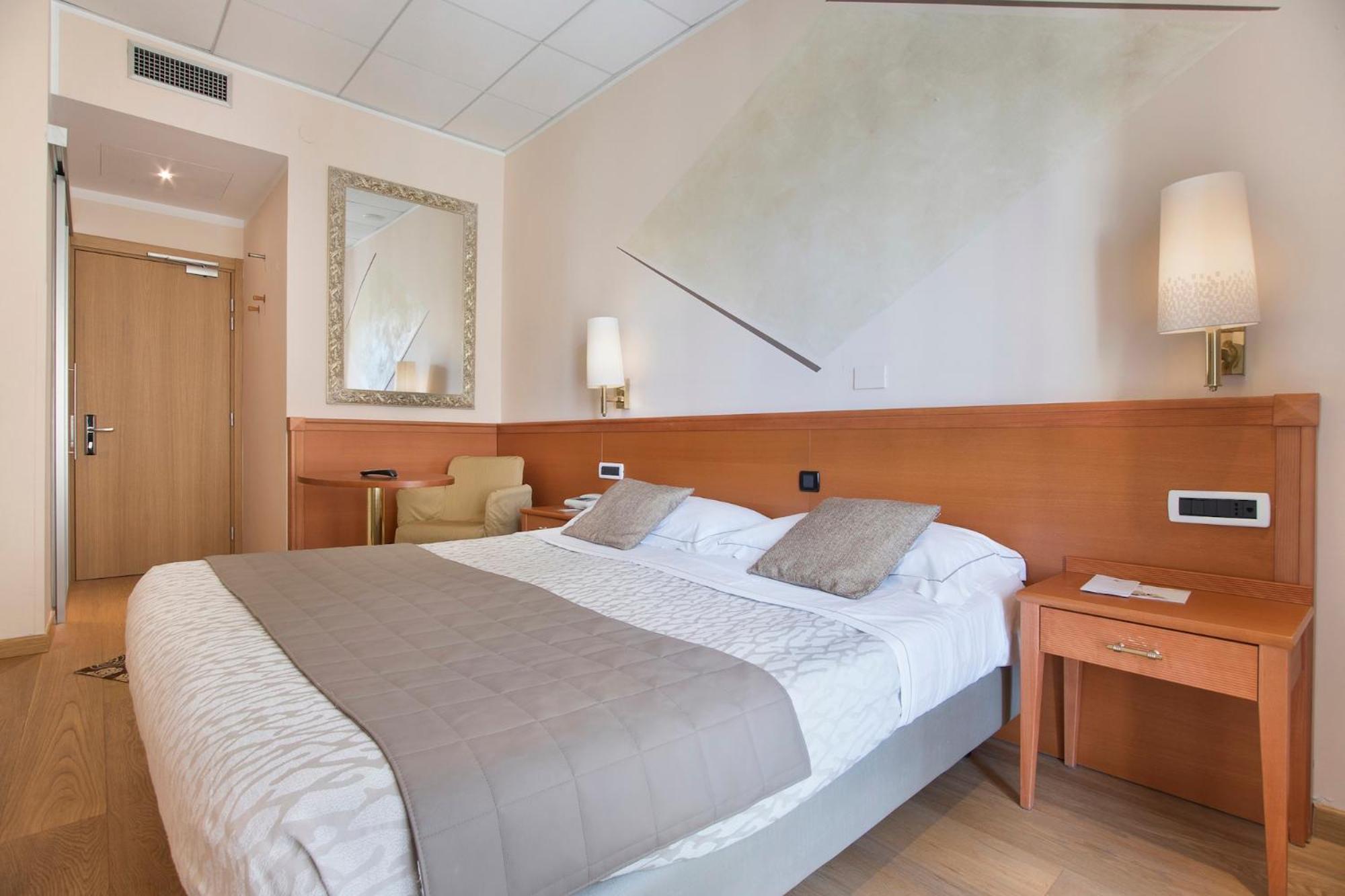 Economy Double Room - Photo 3