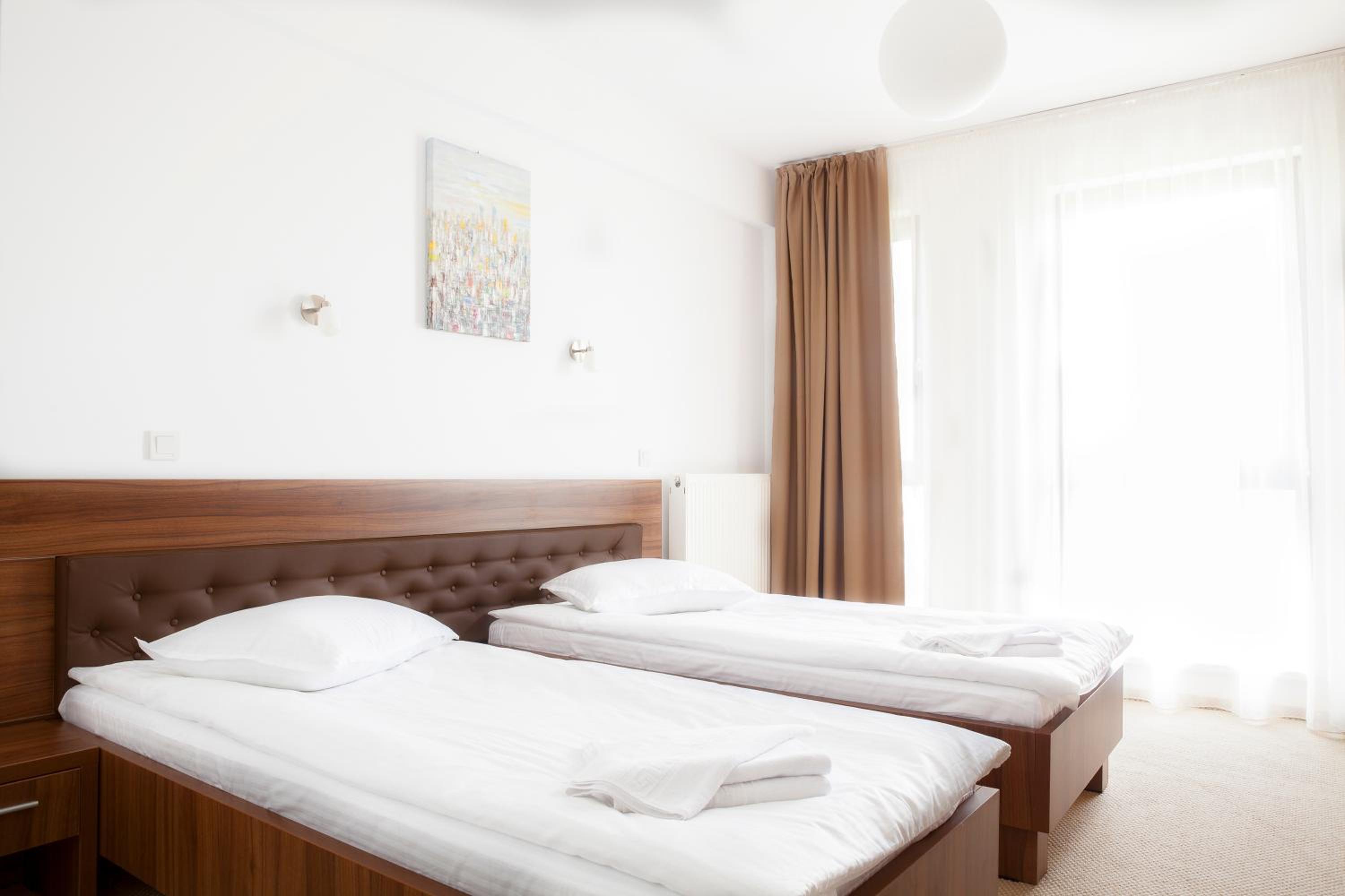Twin Room - Photo 7