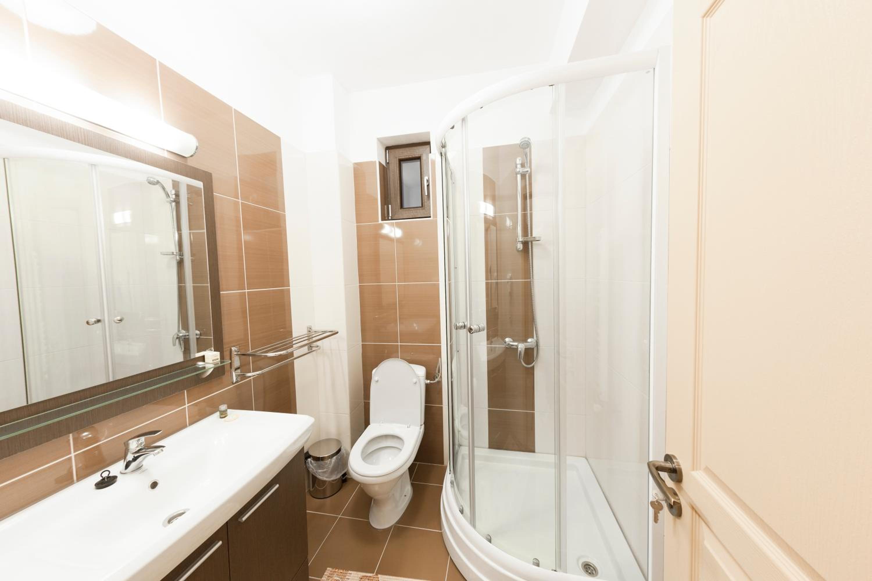 Twin Room - Photo 3