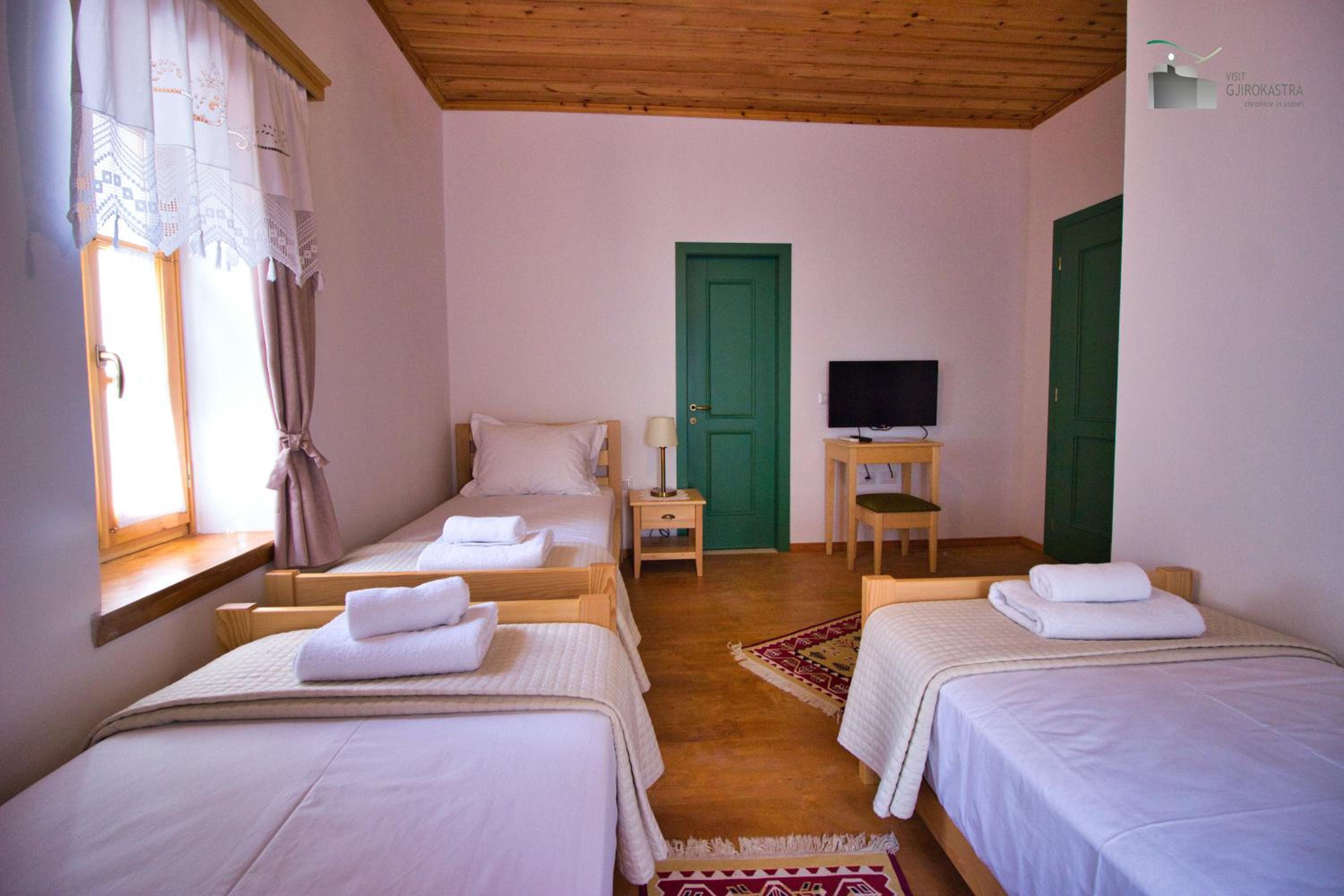 Deluxe Triple Room photo 2