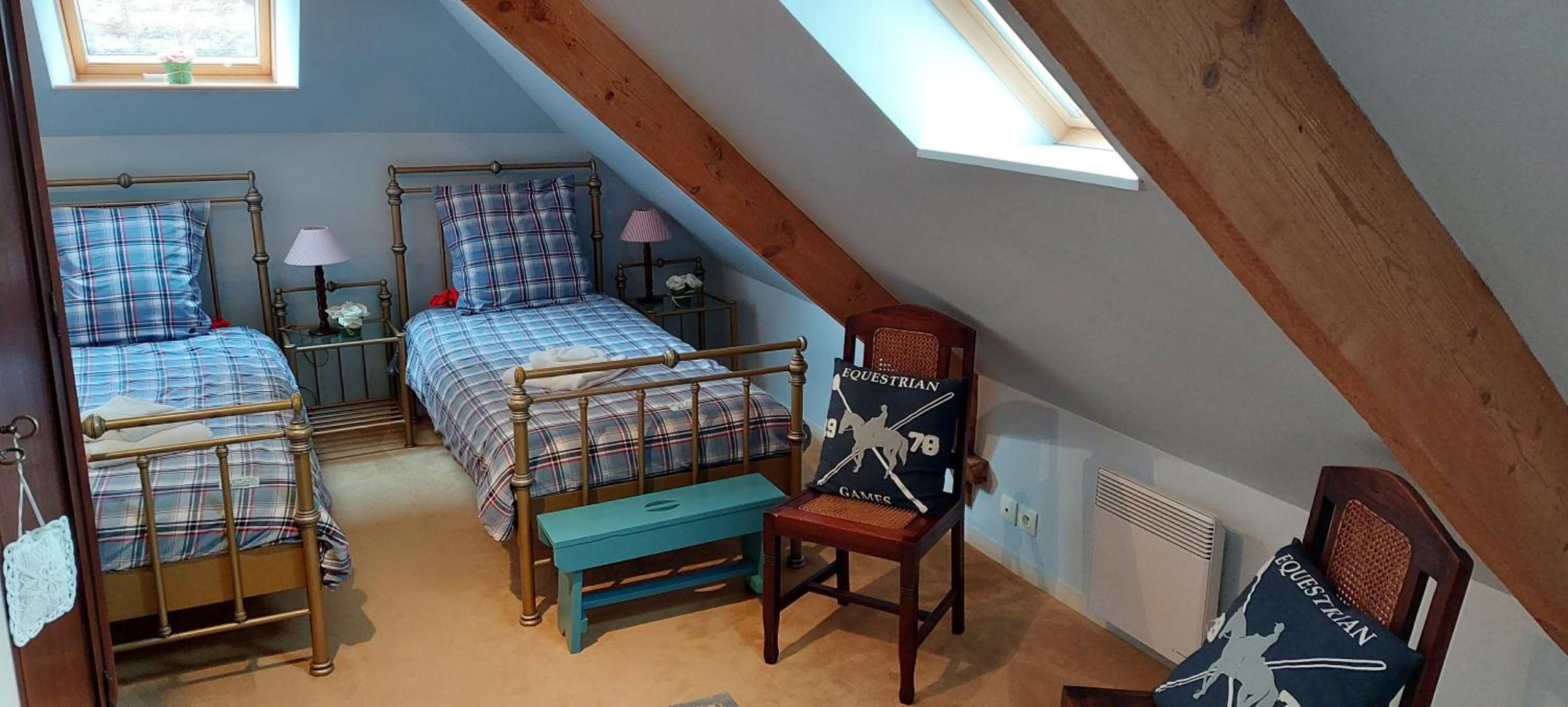 Deluxe Queen Suite photo 3