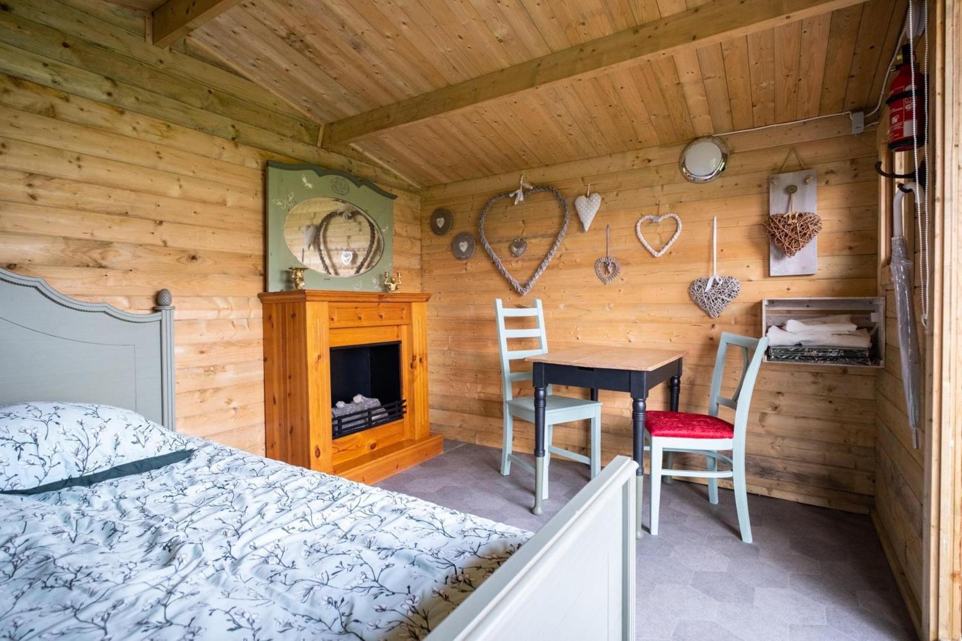 Budget Double Room - Photo 5