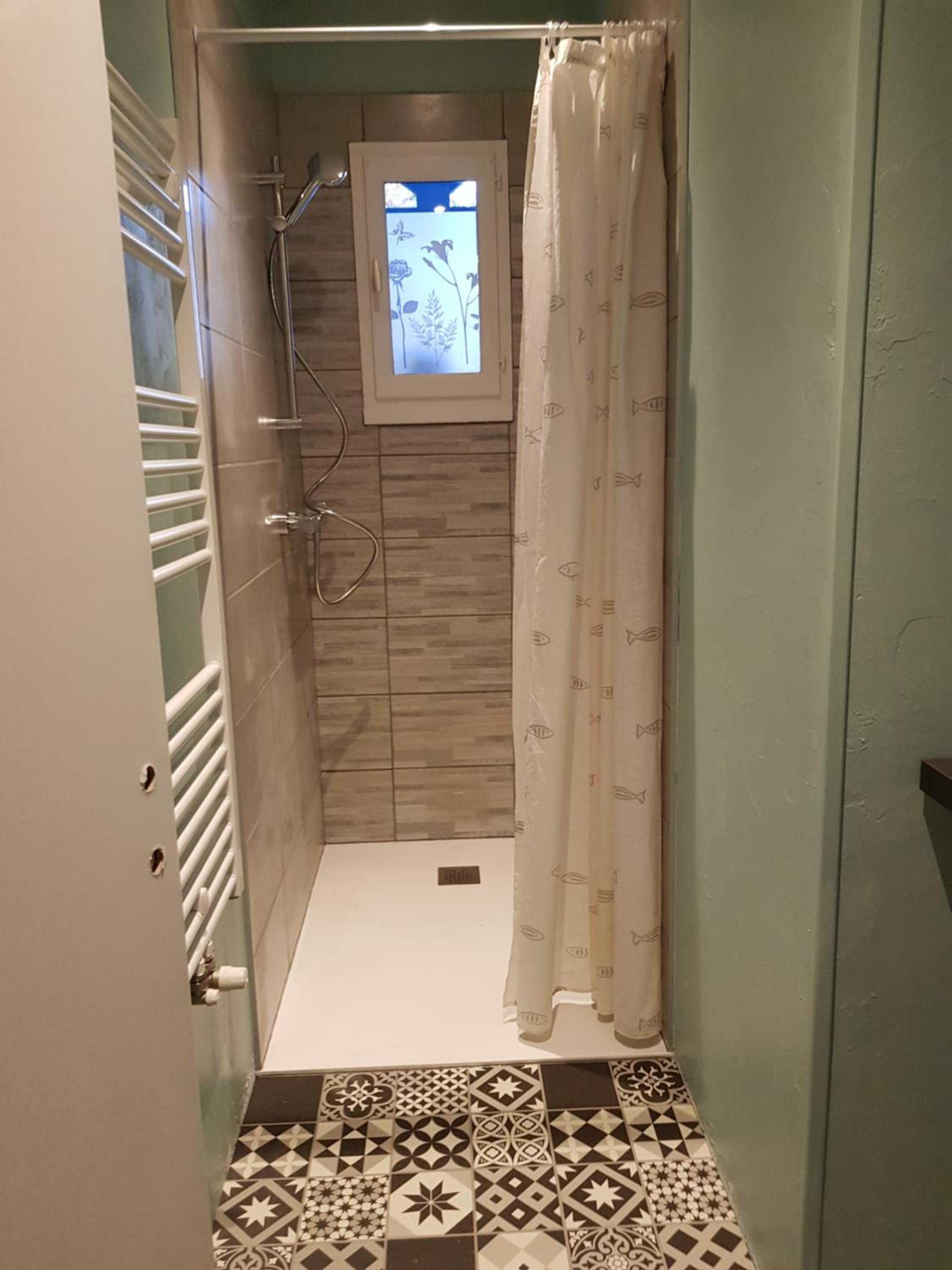 Double Room with extra bed with Shared Bathroom photo 1