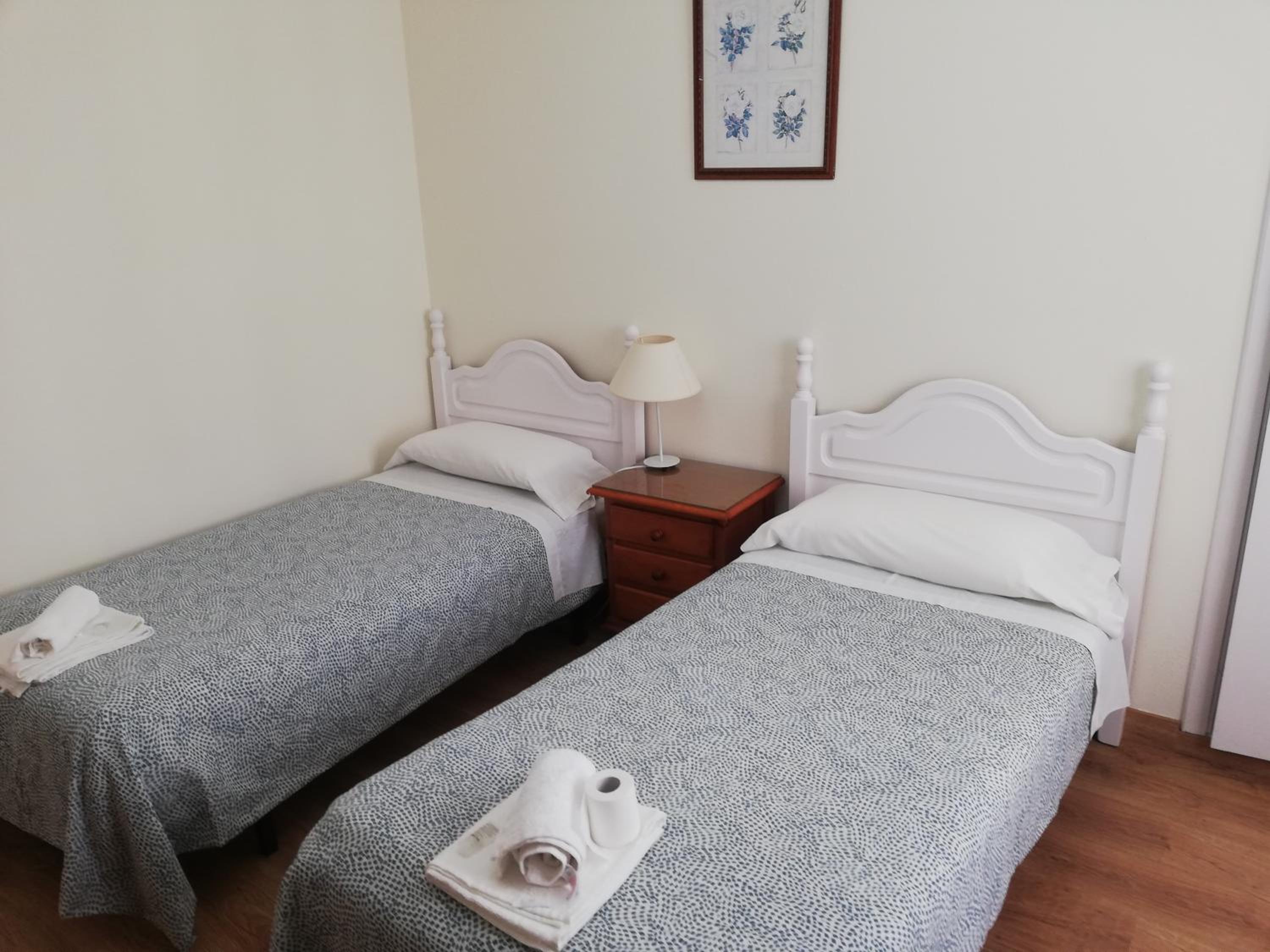 Habitación Doble o con Dos Camas con Baño Compartido
