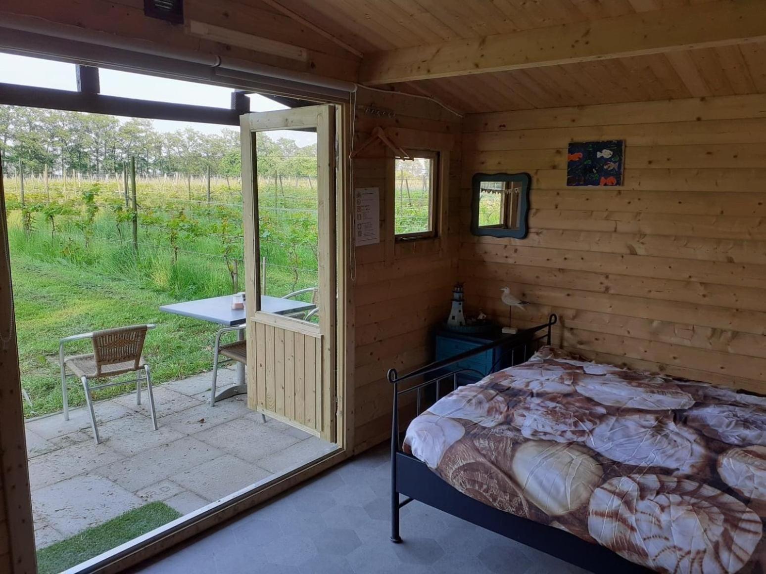 Budget Double Room - Photo 7