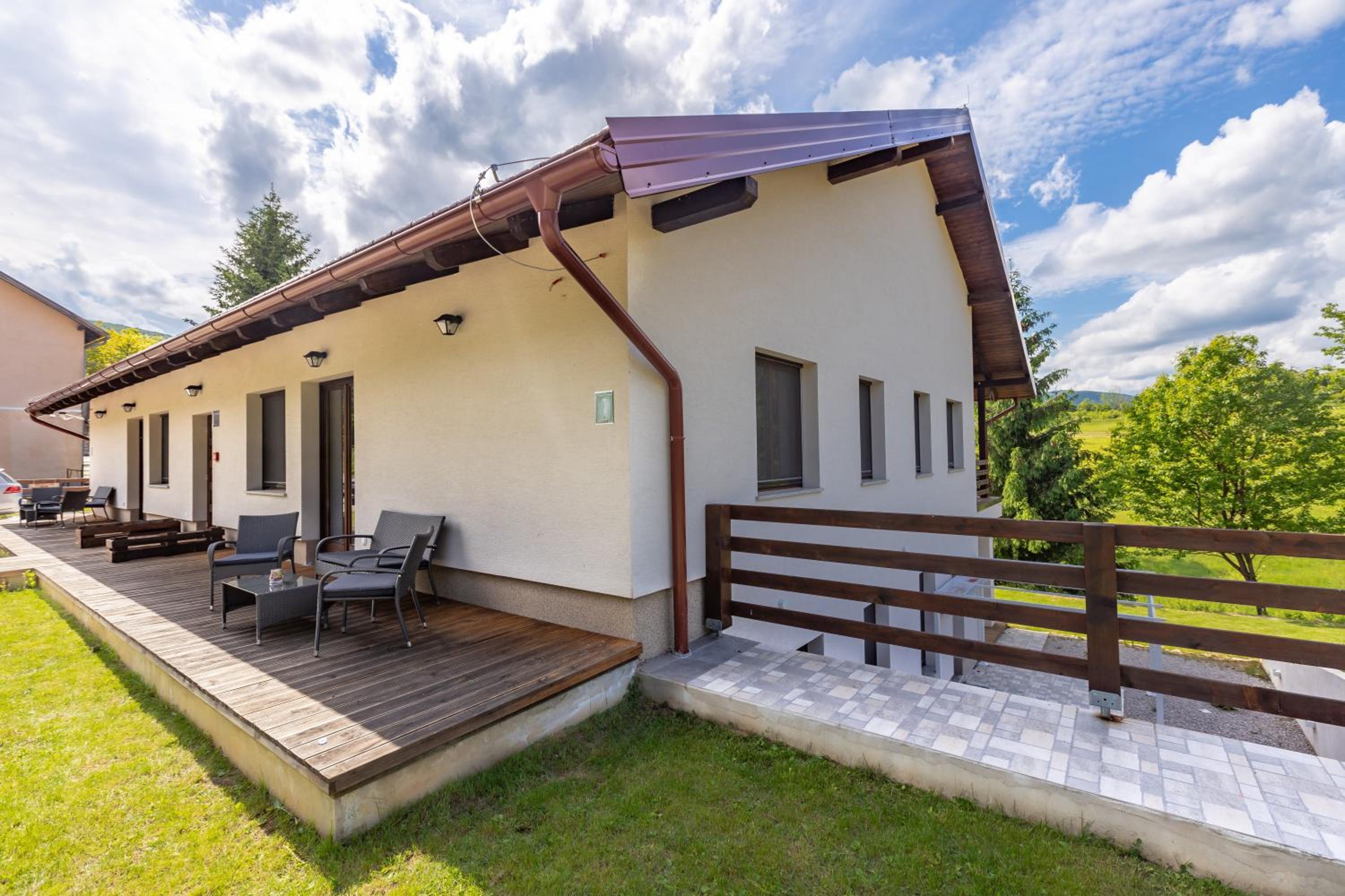 Deluxe Studio with Patio - Photo 5