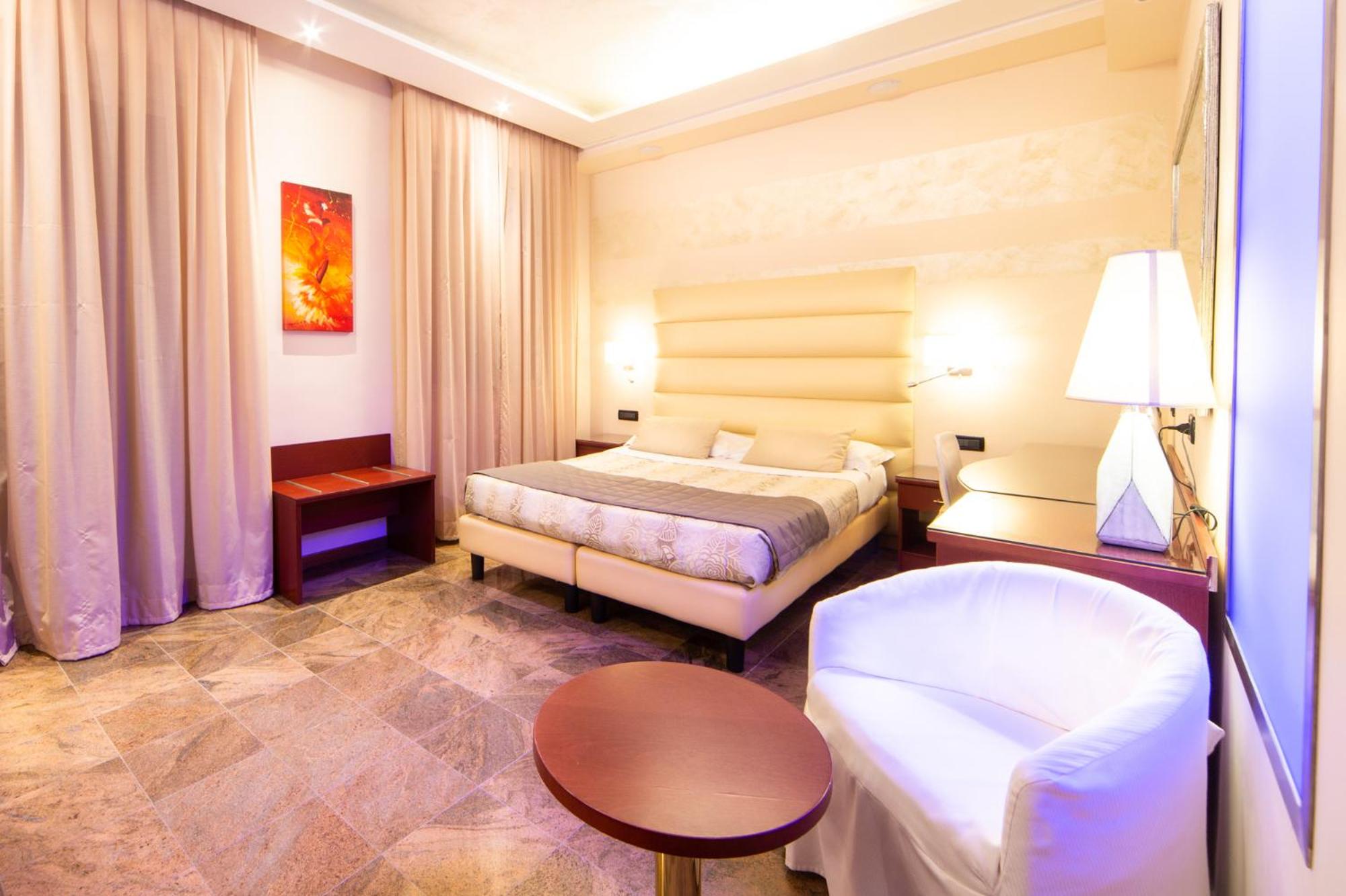 Superior Double Room - Photo 4