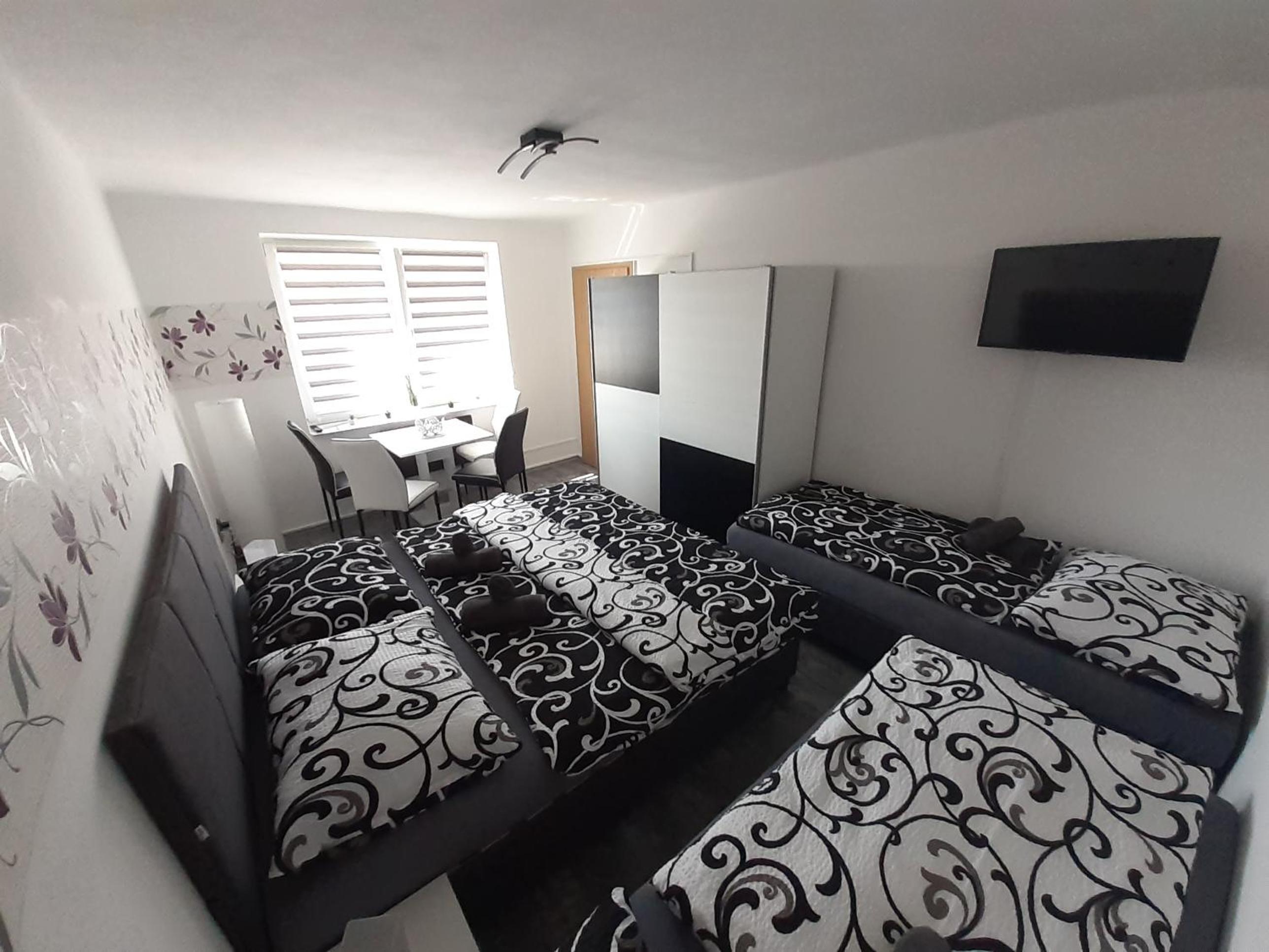 One-Bedroom Apartment - Photo 1