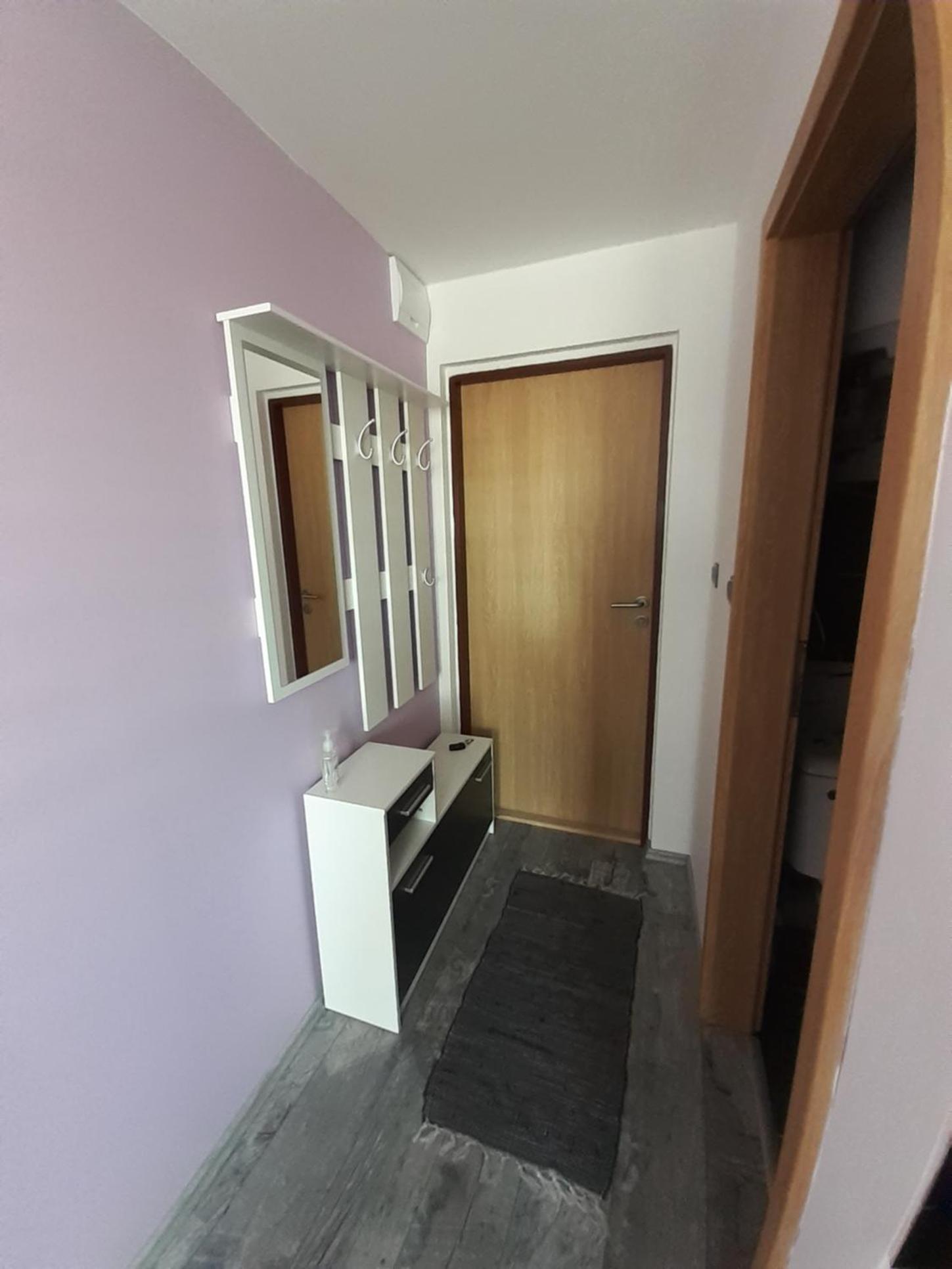 One-Bedroom Apartment - Photo 4
