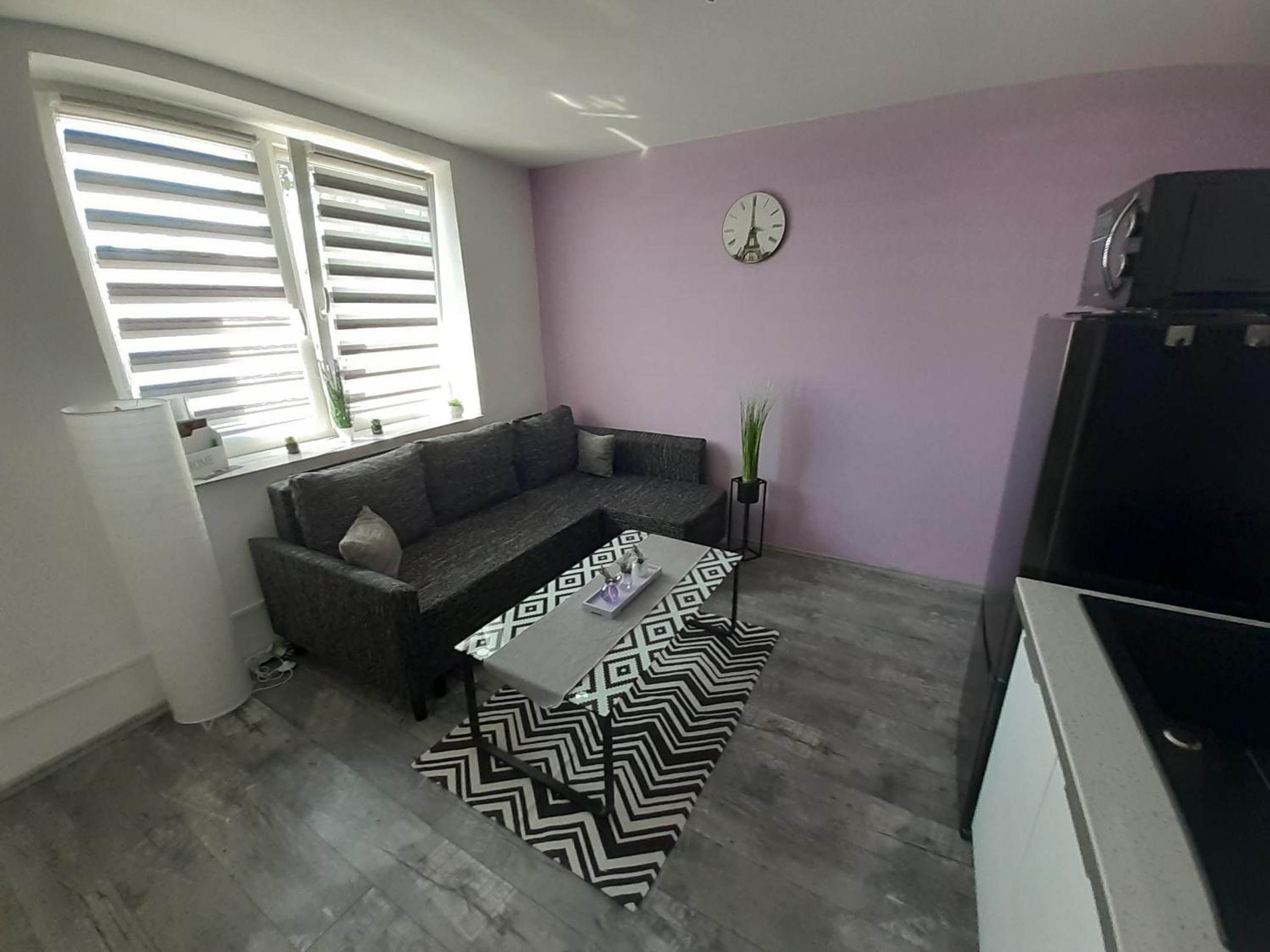 One-Bedroom Apartment - Photo 6