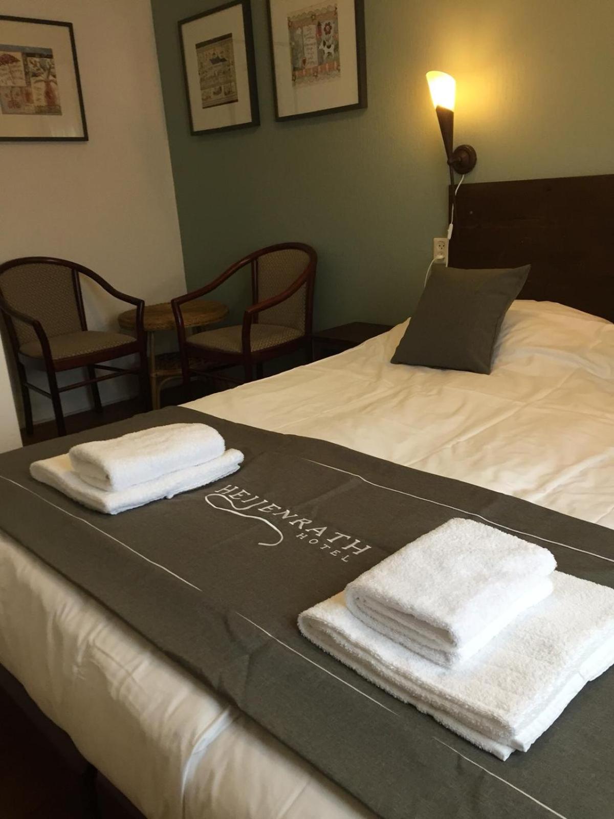 Double Room with Private Bathroom photo 3