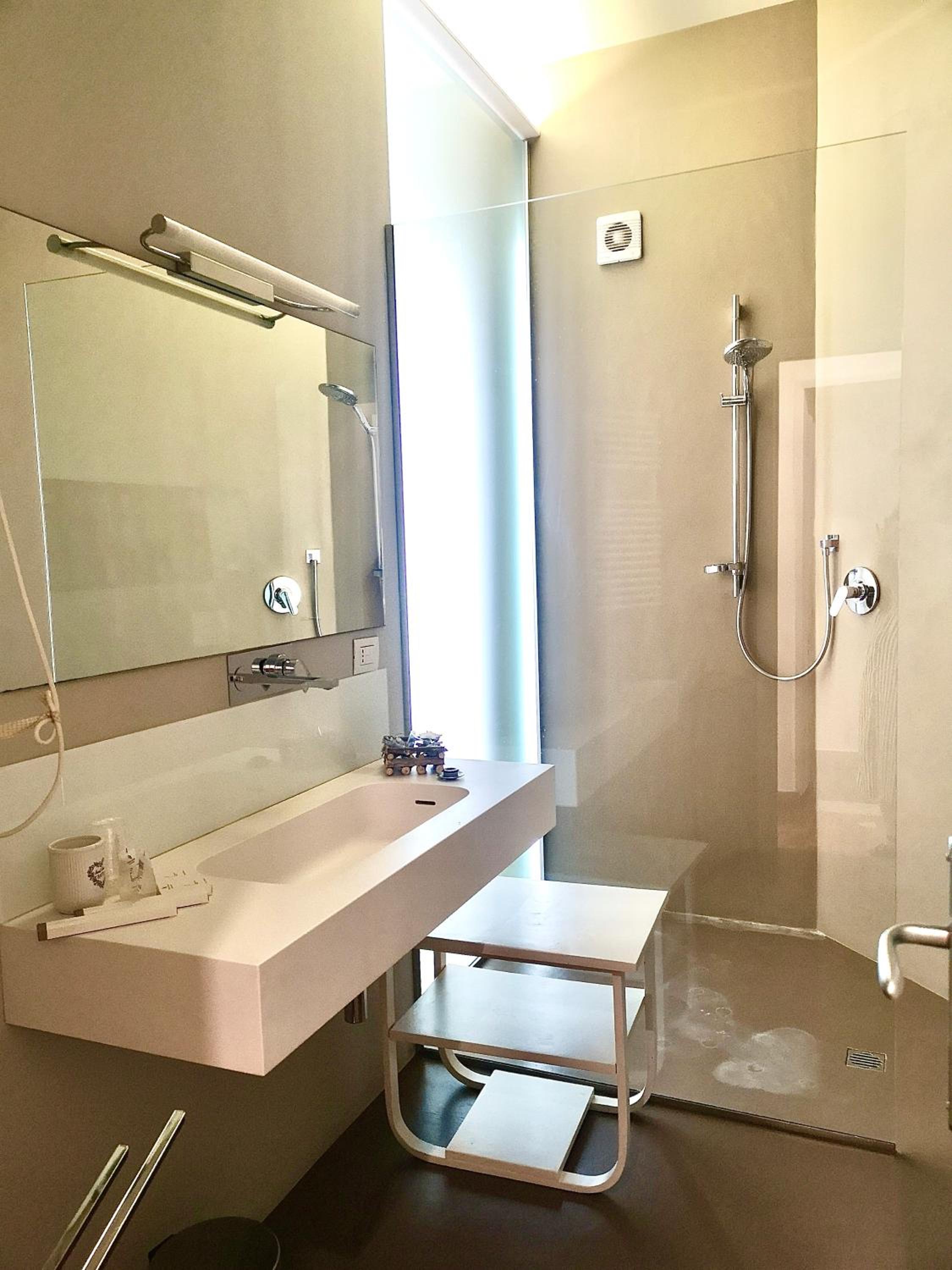 Deluxe Suite with Sea View photo 2