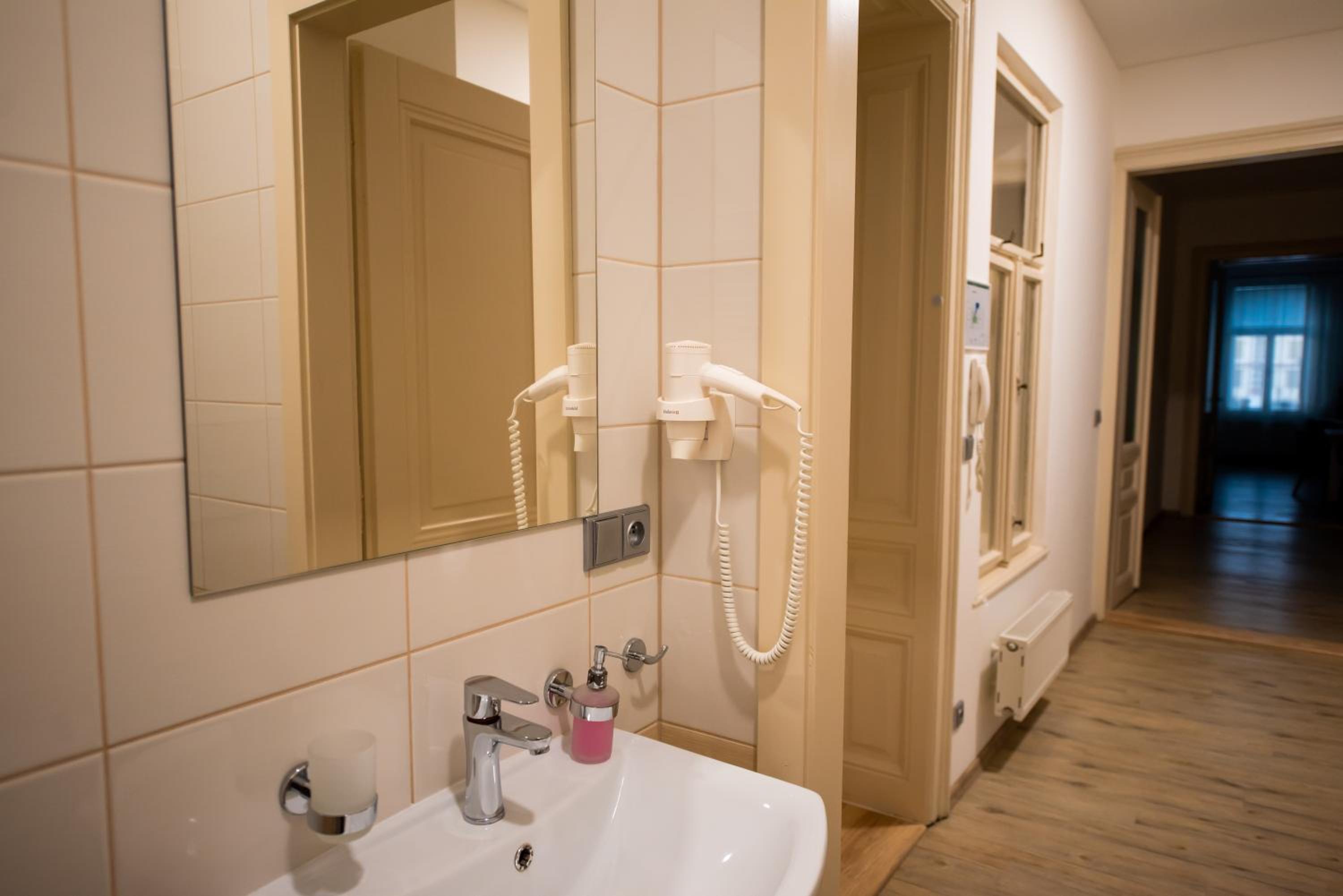 Apartment - Photo 4